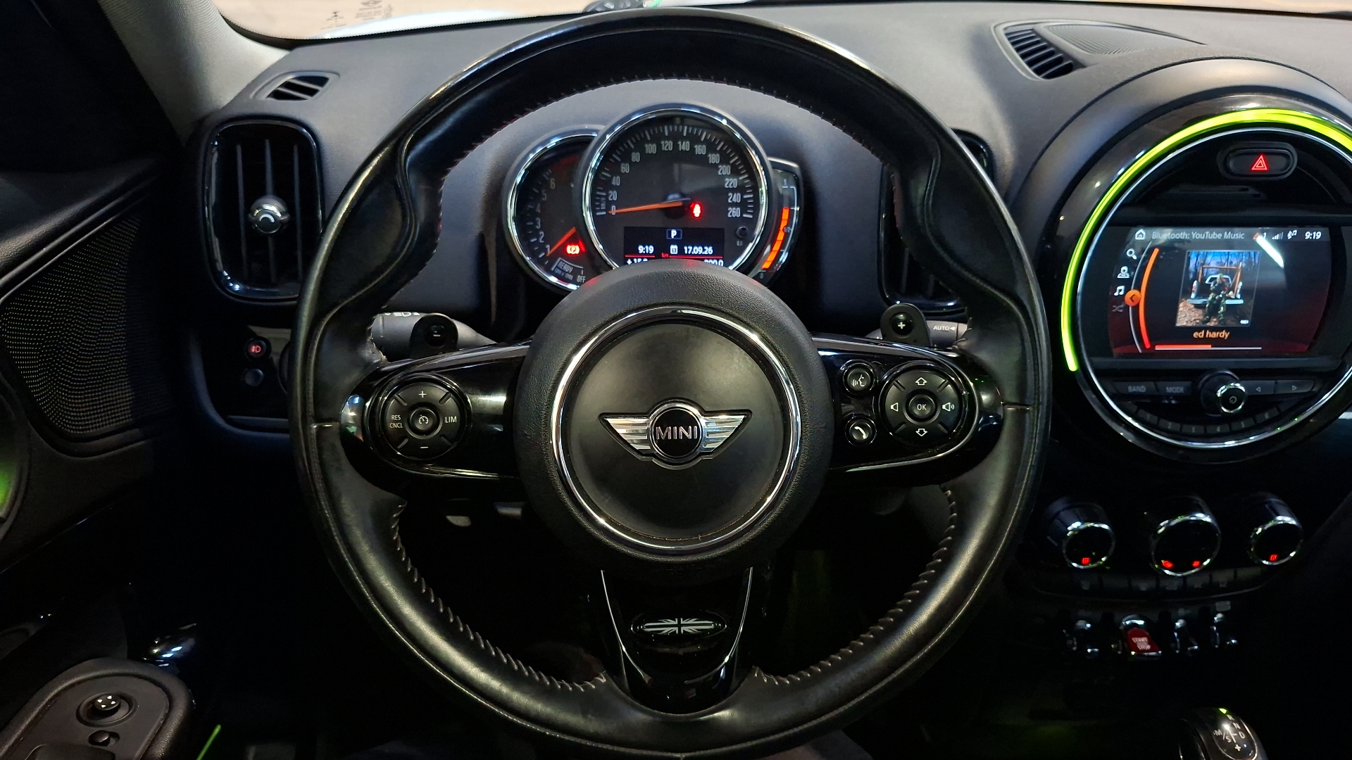 MINI Countryman — foto 8 de 17