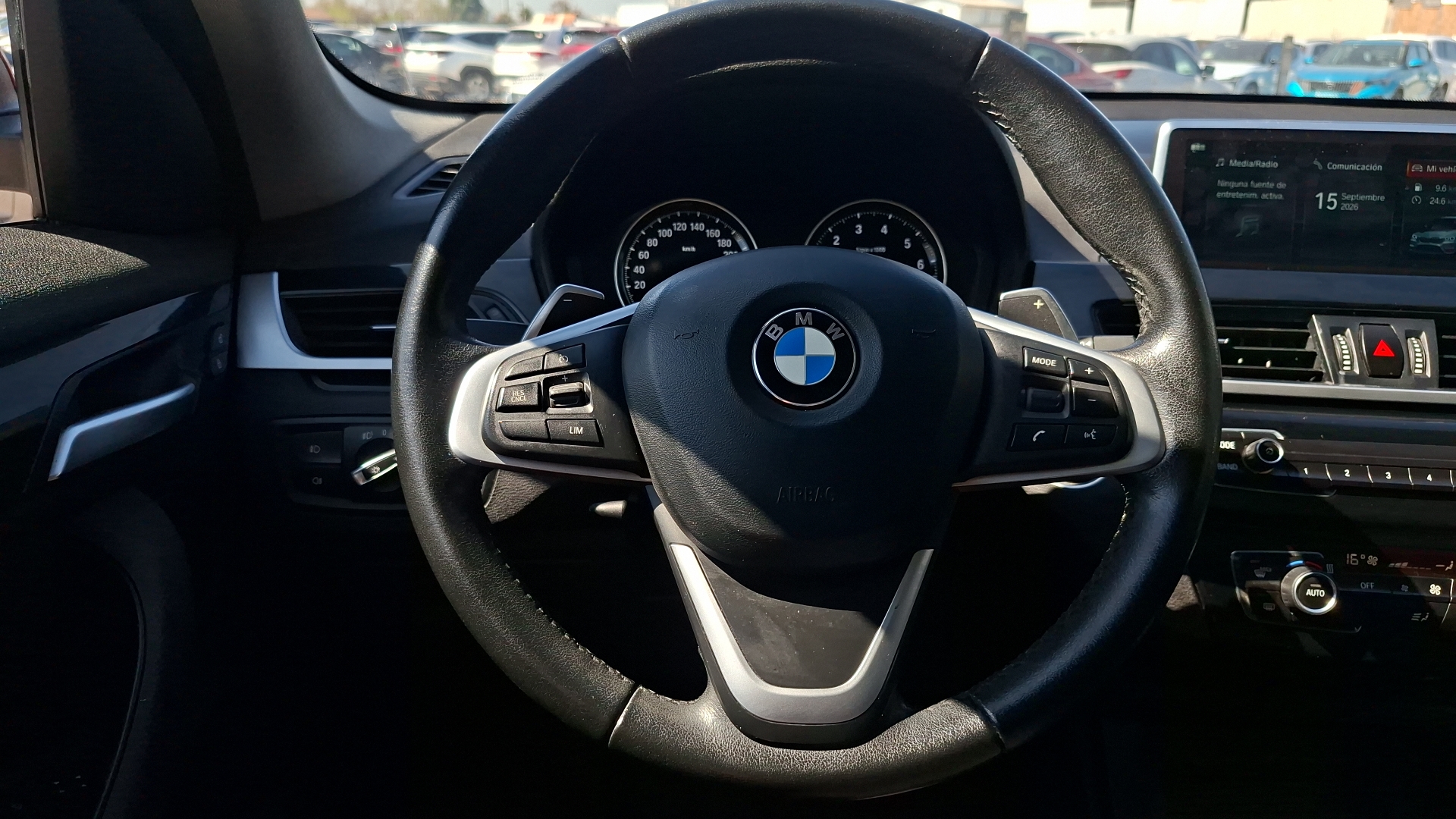 BMW X1 — foto 8 de 16