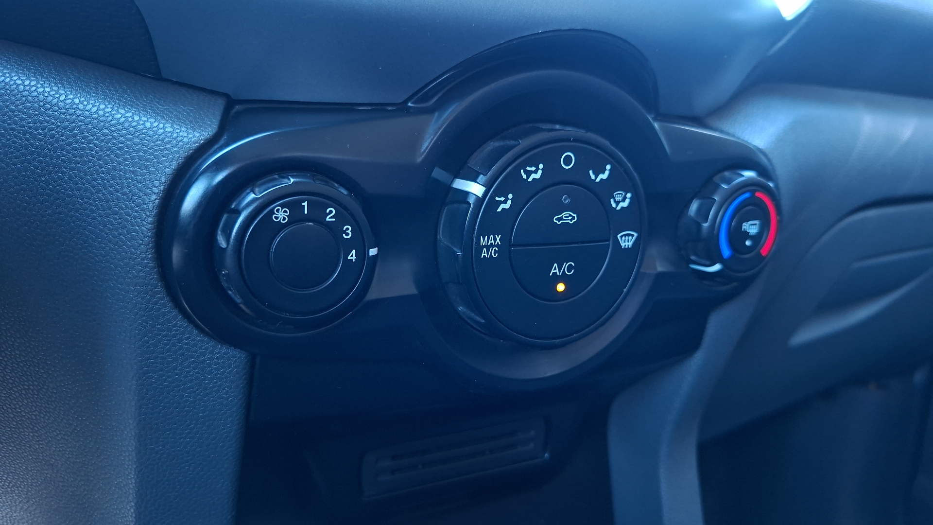 Ford Ecosport — foto 14 de 14