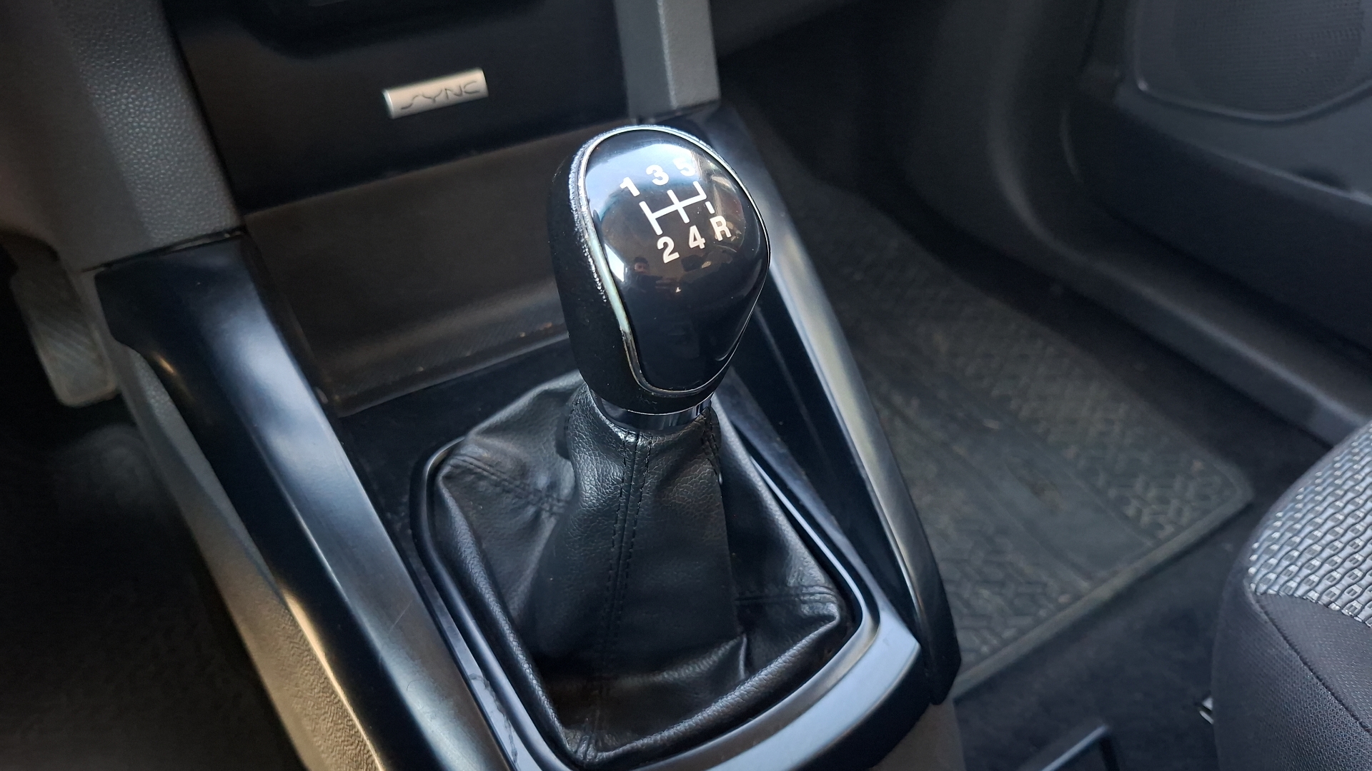 Ford Ecosport — foto 11 de 14