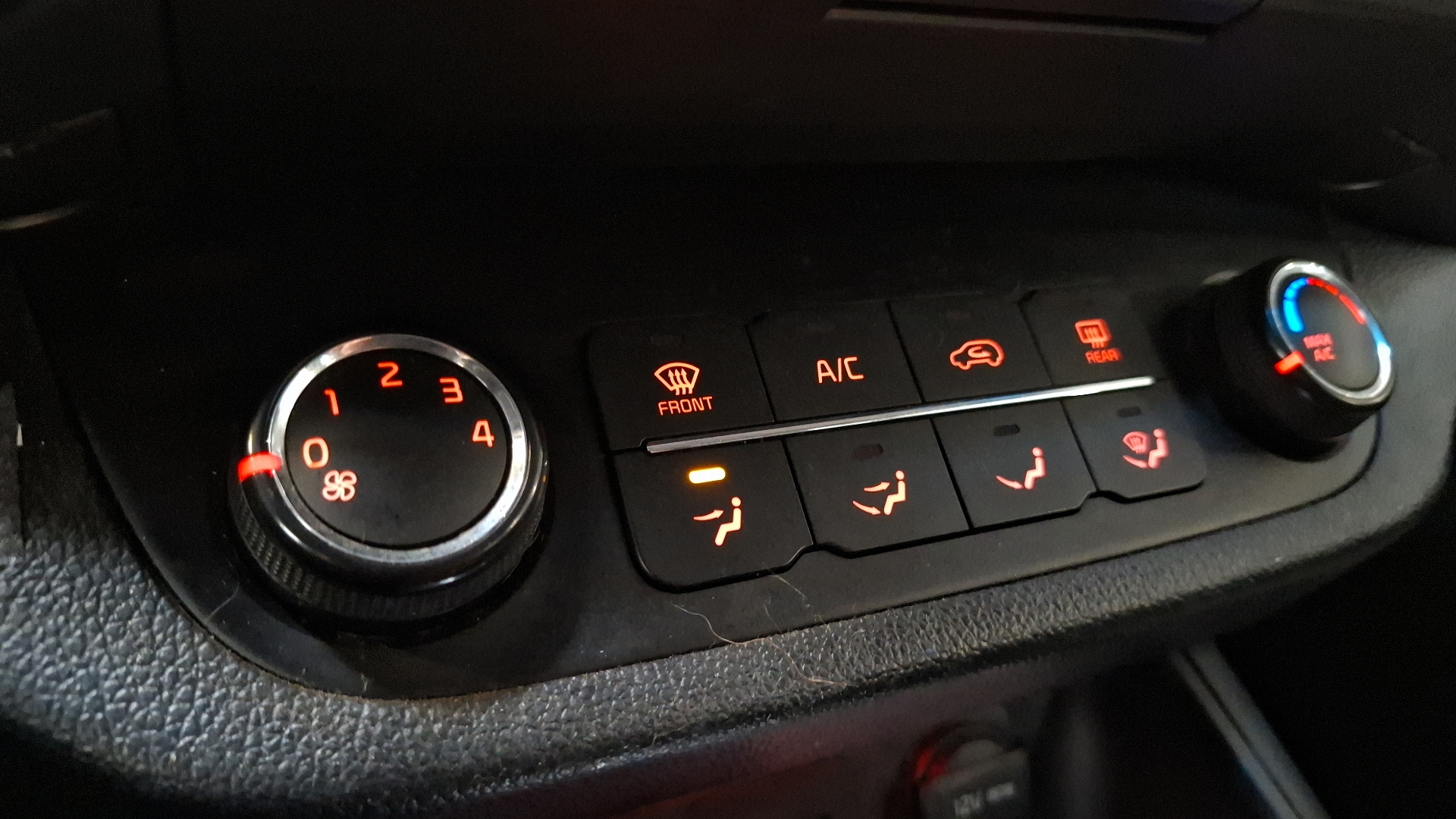 KIA Sportage — foto 14 de 15