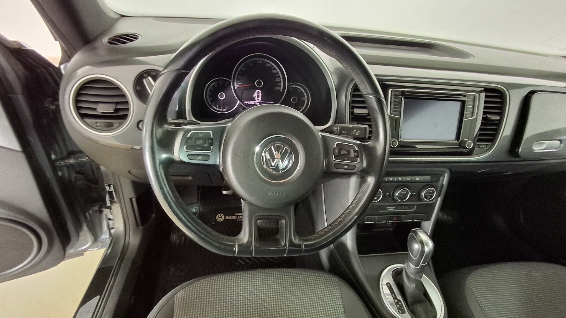 Volkswagen Beetle — foto 8 de 16