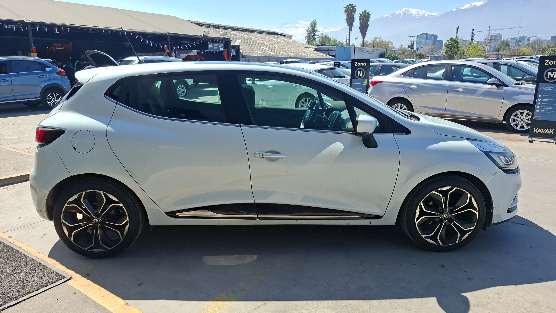 Renault Clio — foto 5 de 16