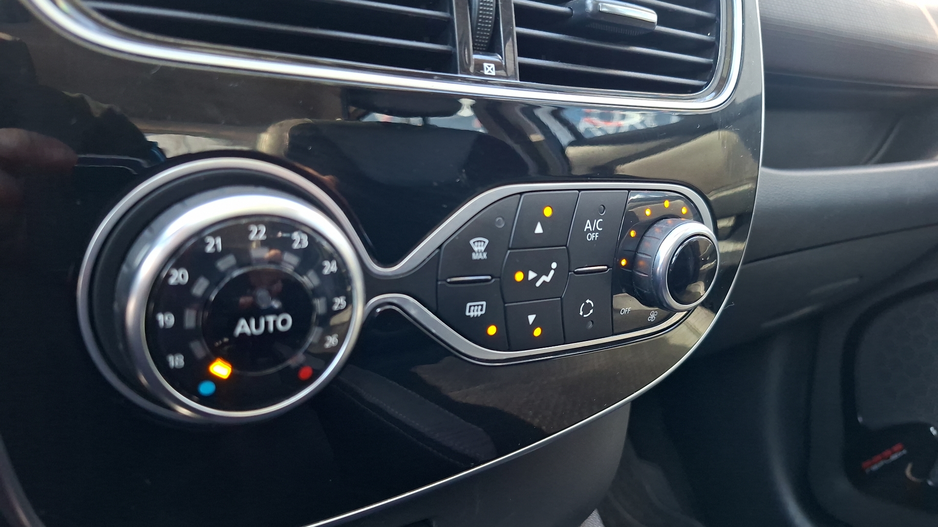 Renault Clio — foto 16 de 16