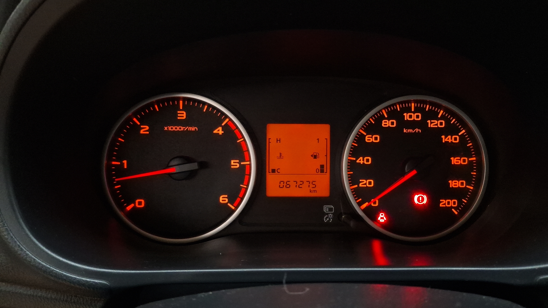 Mitsubishi L200 — foto 9 de 15