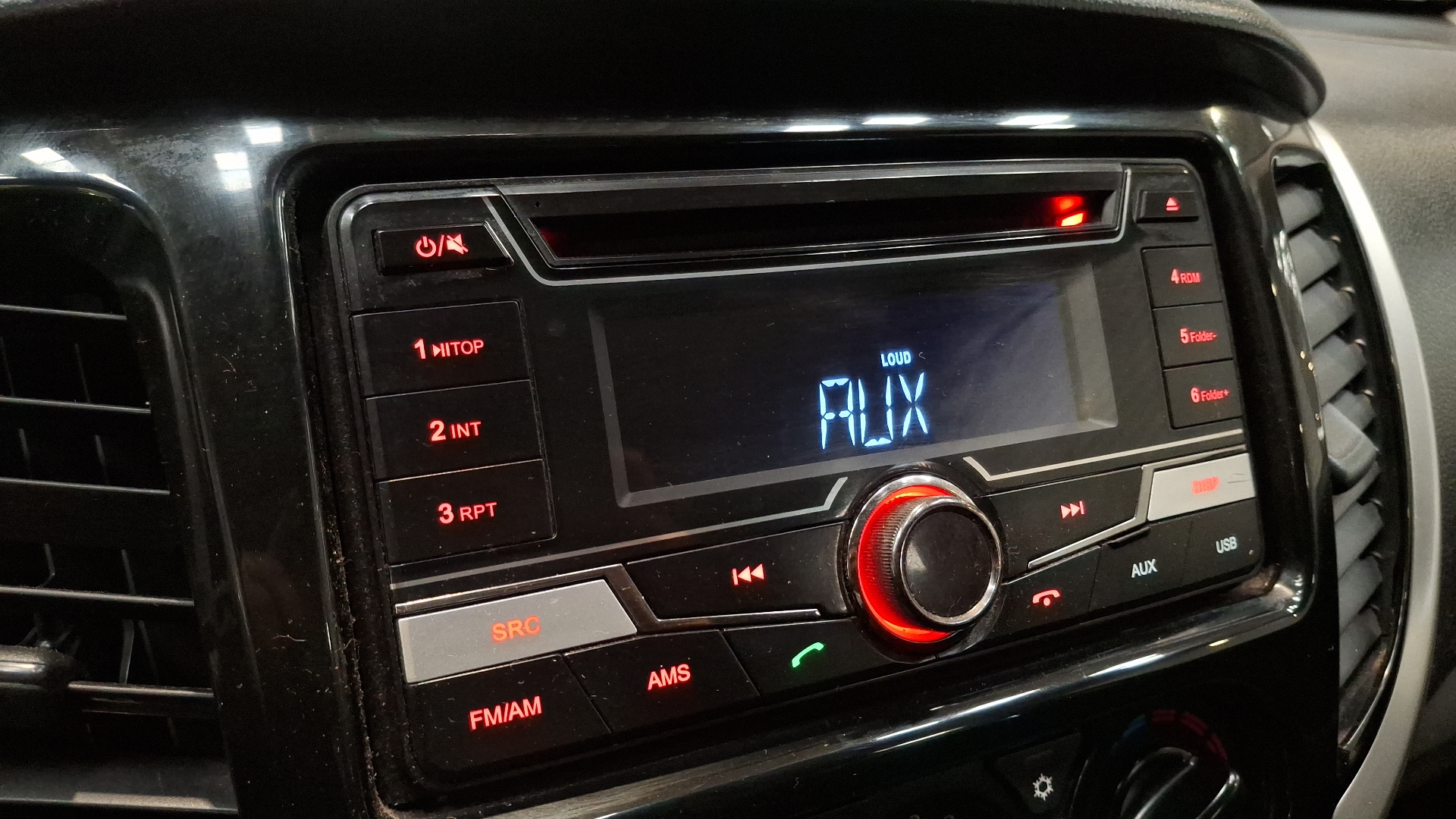 Mitsubishi L200 — foto 10 de 15
