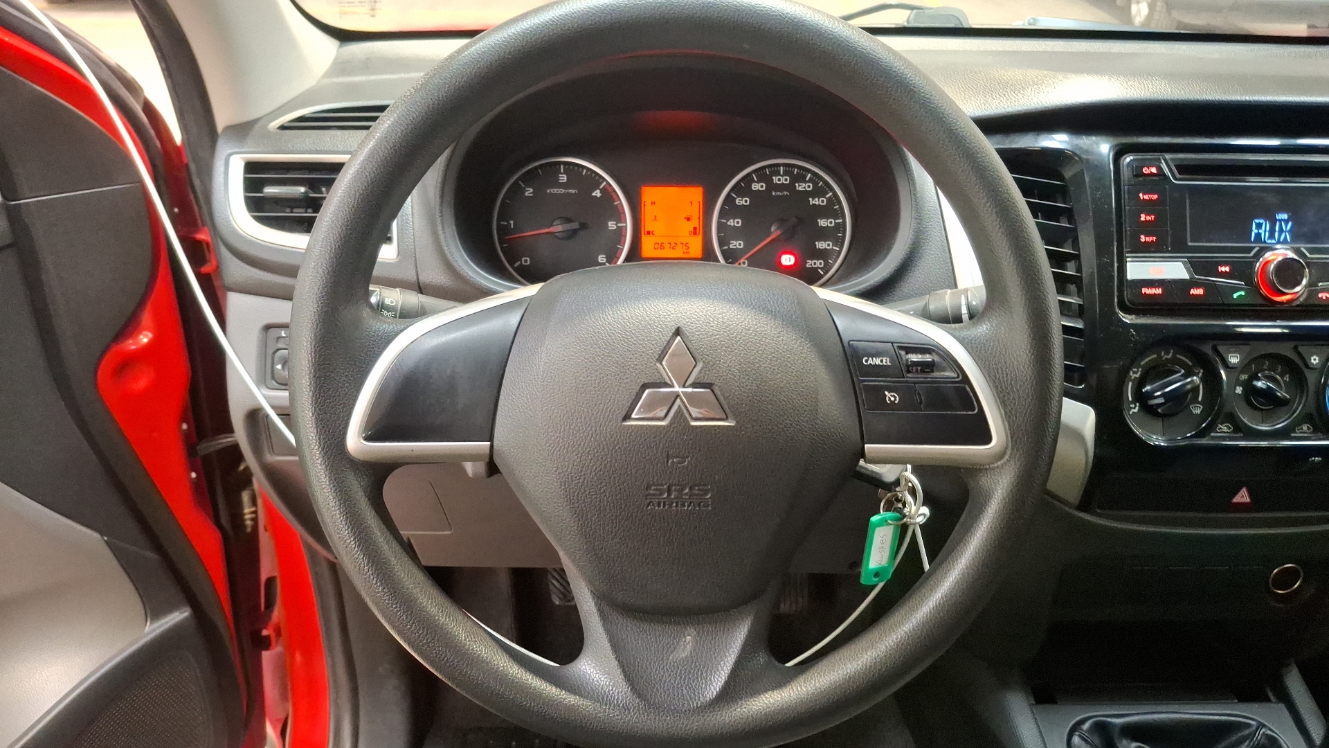 Mitsubishi L200 — foto 8 de 15