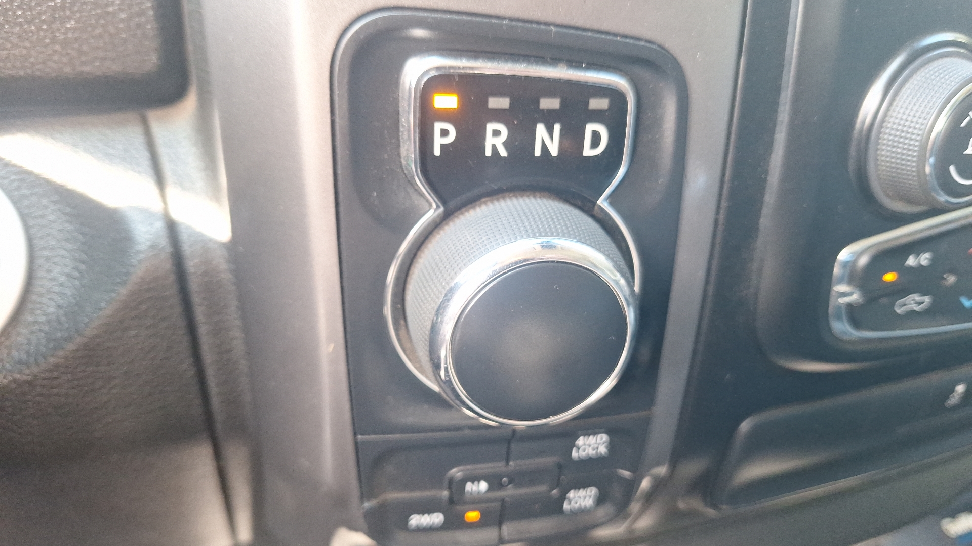 Dodge Ram — foto 11 de 15