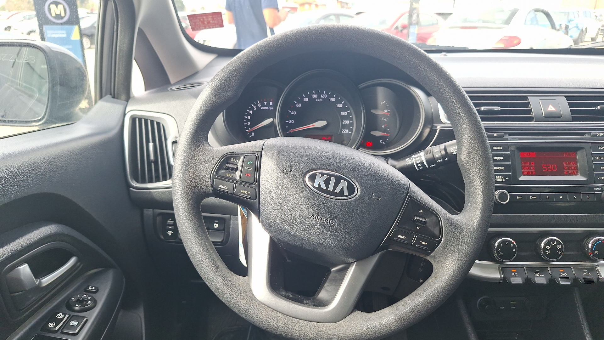 KIA Rio5 — foto 8 de 14