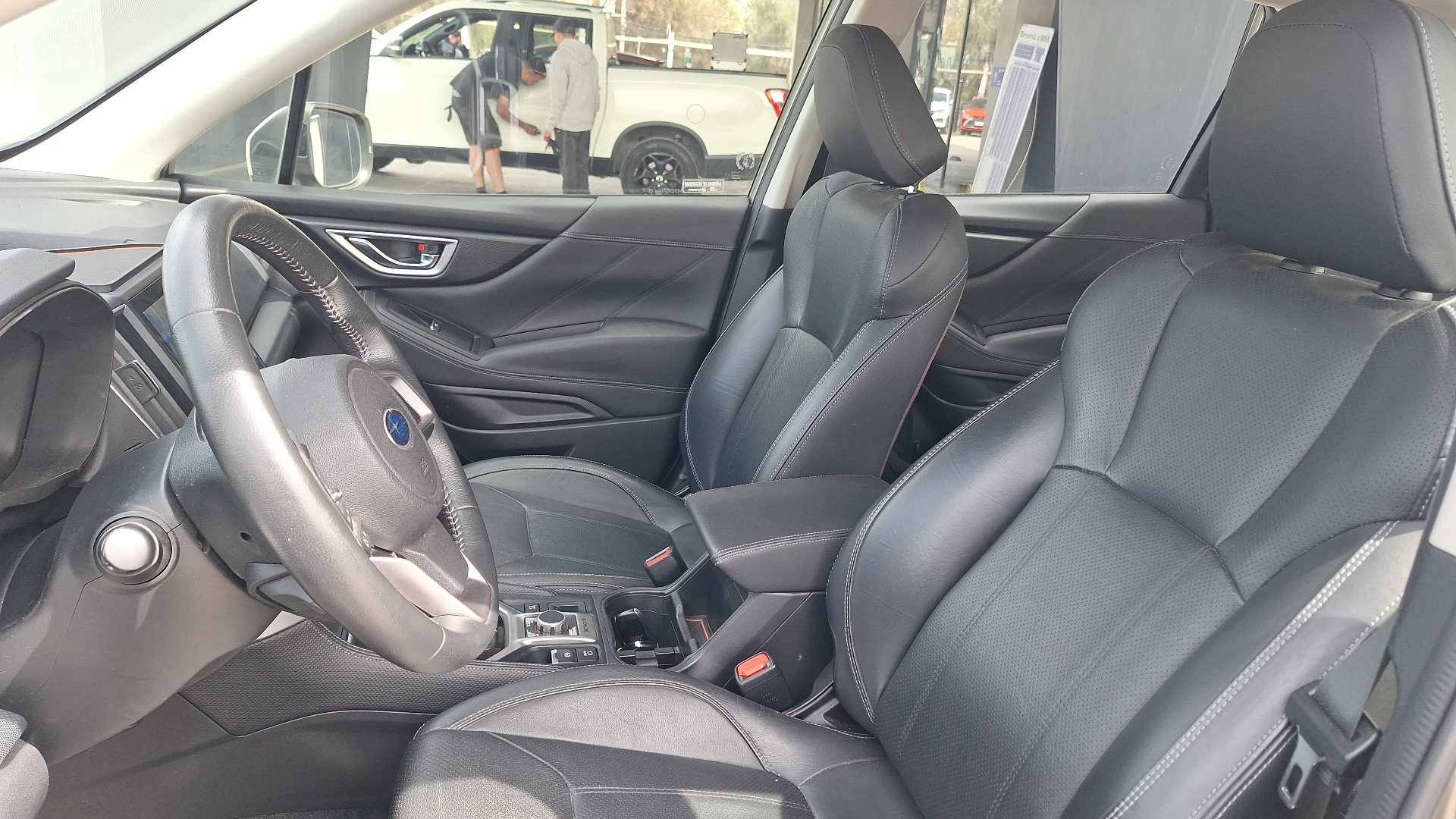 Subaru Forester — foto 15 de 16