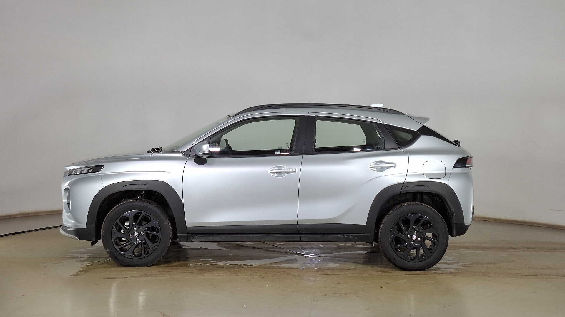 Suzuki Fronx — foto 7 de 16