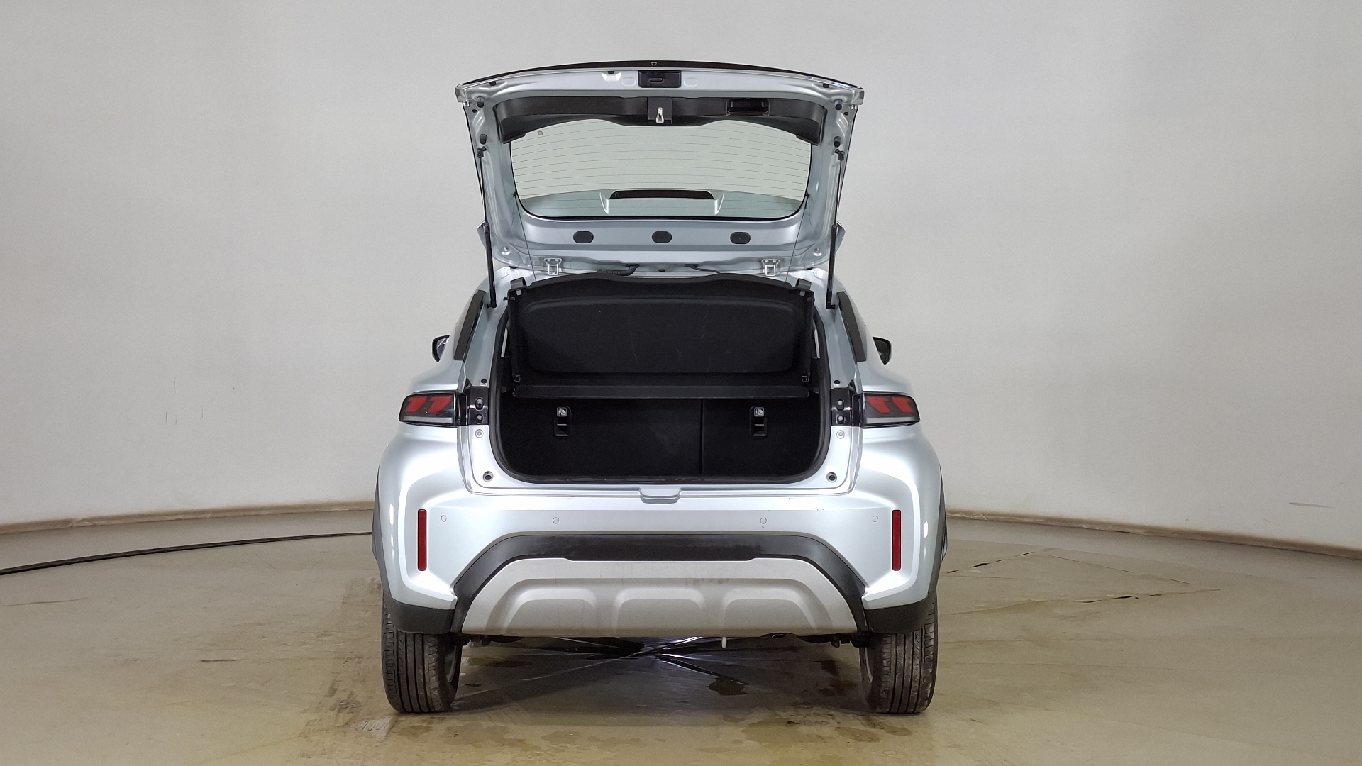 Suzuki Fronx — foto 6 de 16