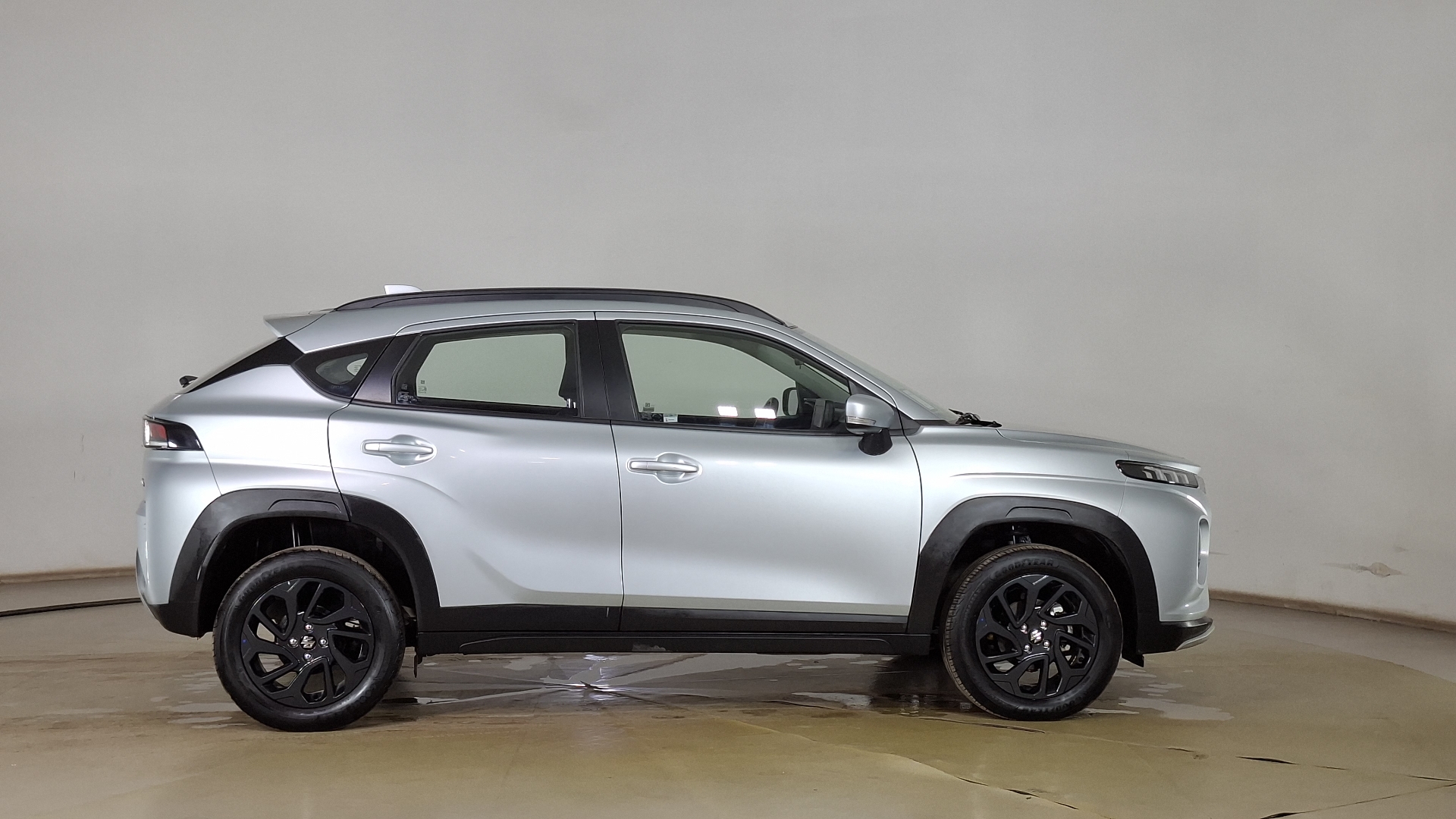 Suzuki Fronx — foto 4 de 16
