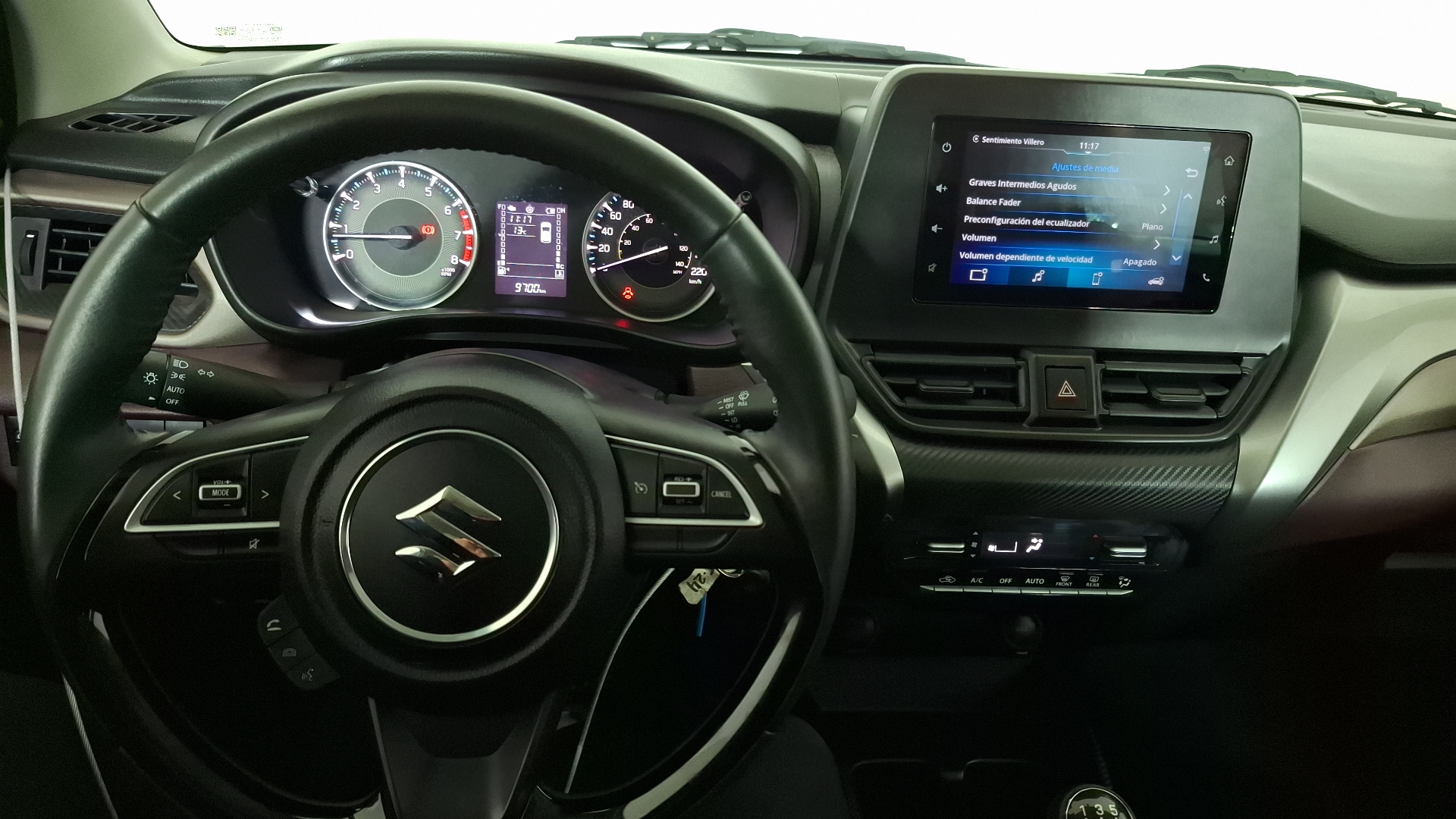 Suzuki Fronx — foto 8 de 16
