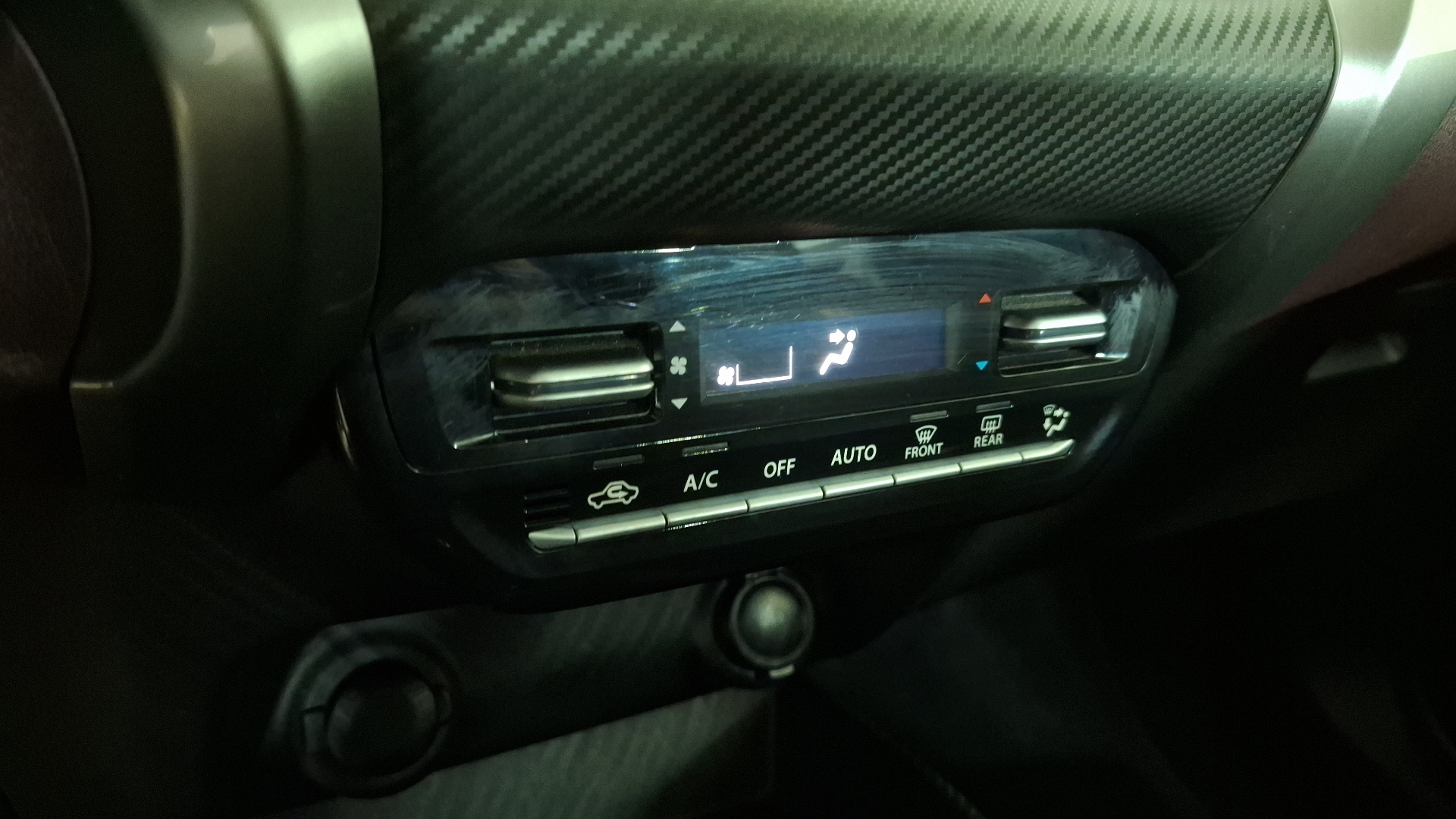 Suzuki Fronx — foto 15 de 16