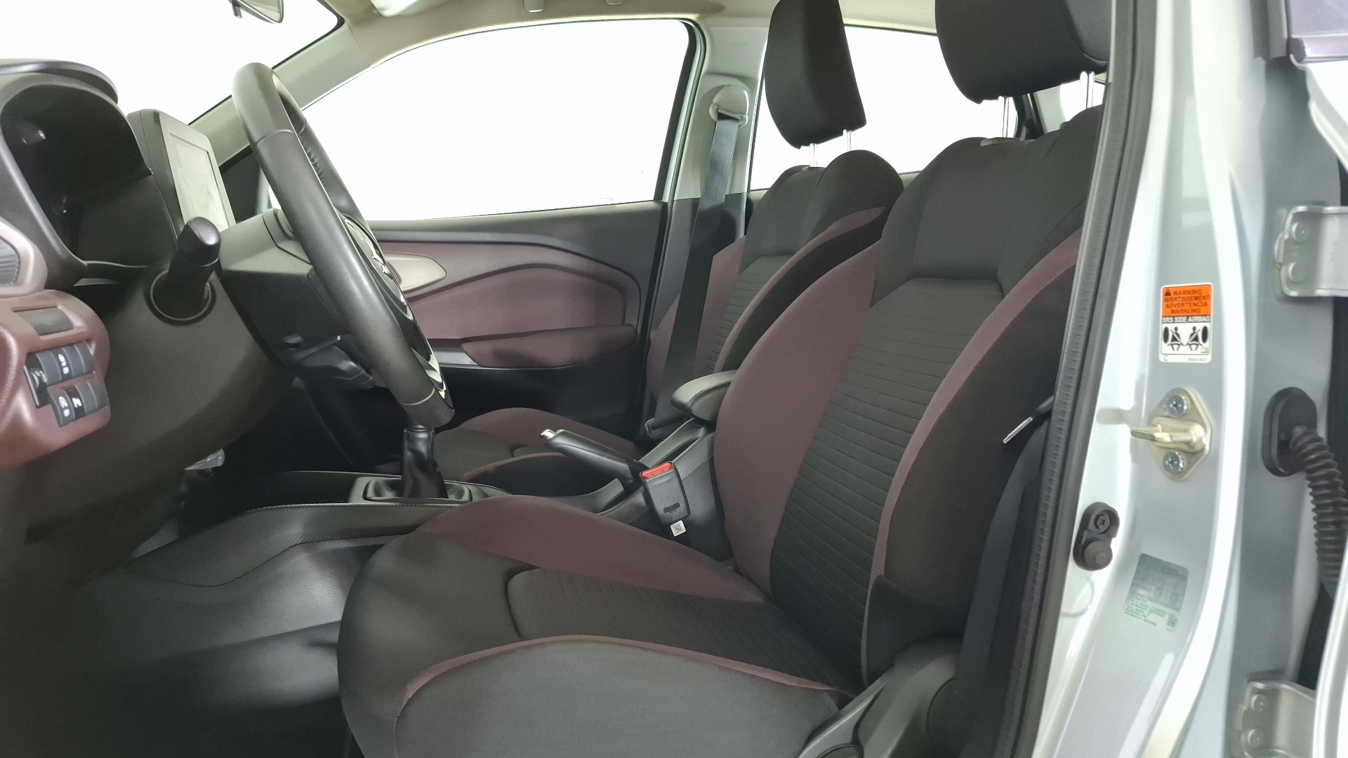 Suzuki Fronx — foto 13 de 16