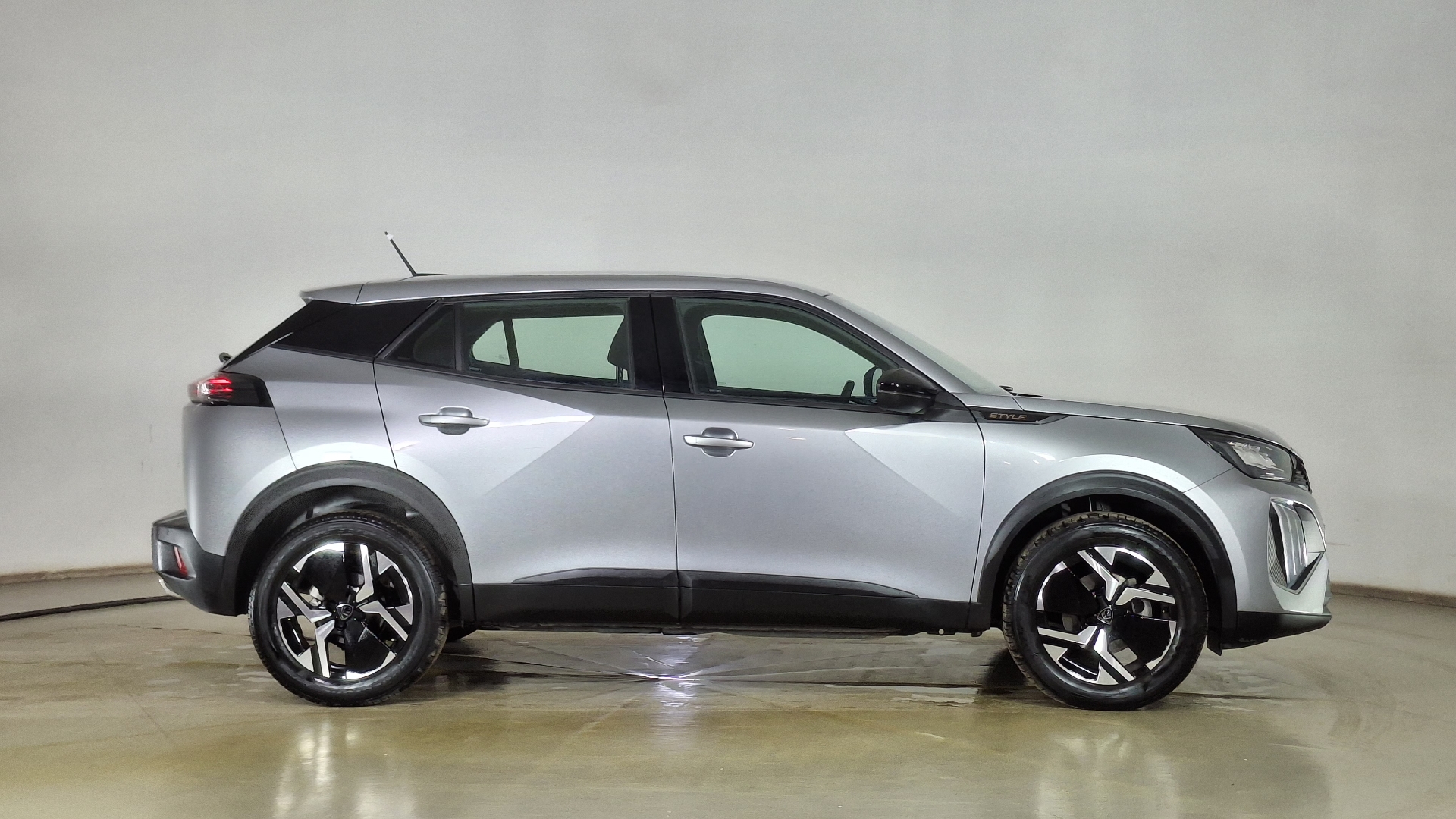 Peugeot 2008 — foto 4 de 15