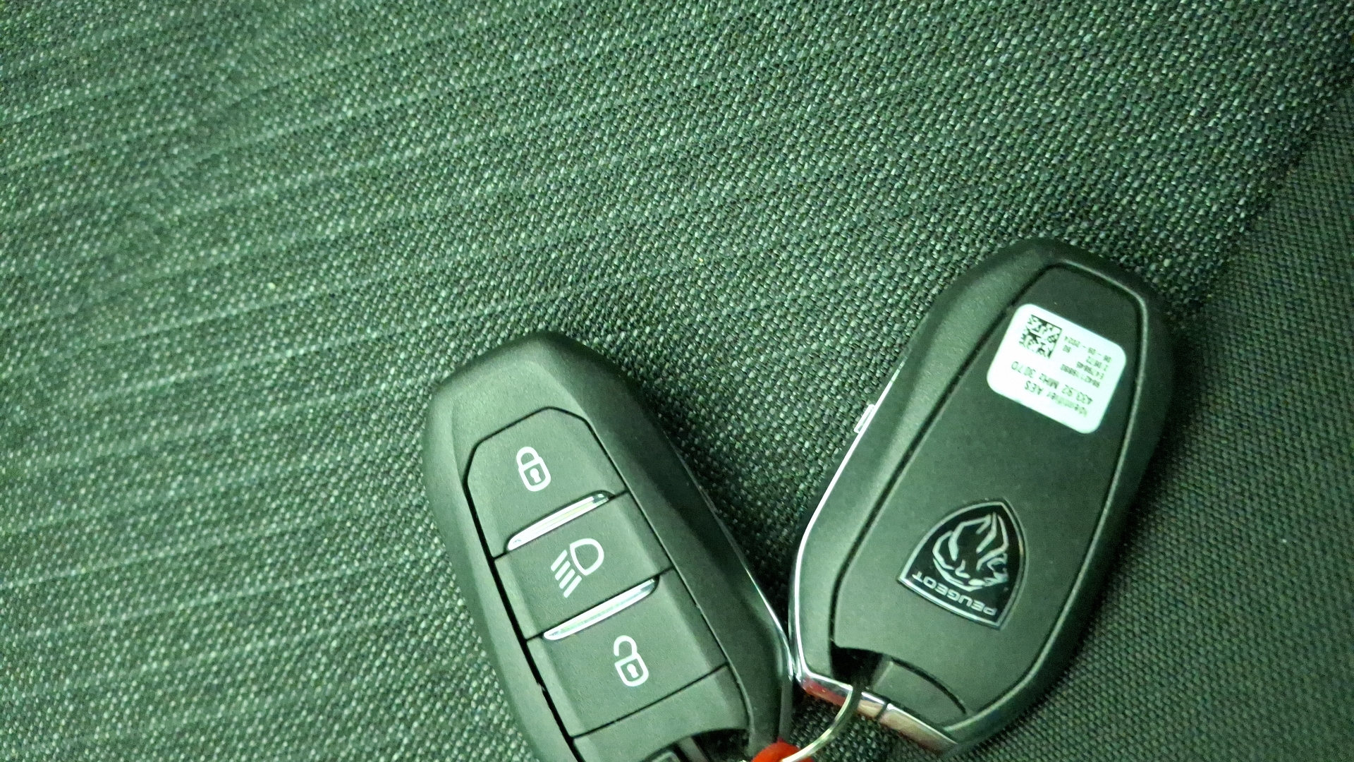 Peugeot 2008 — foto 15 de 15