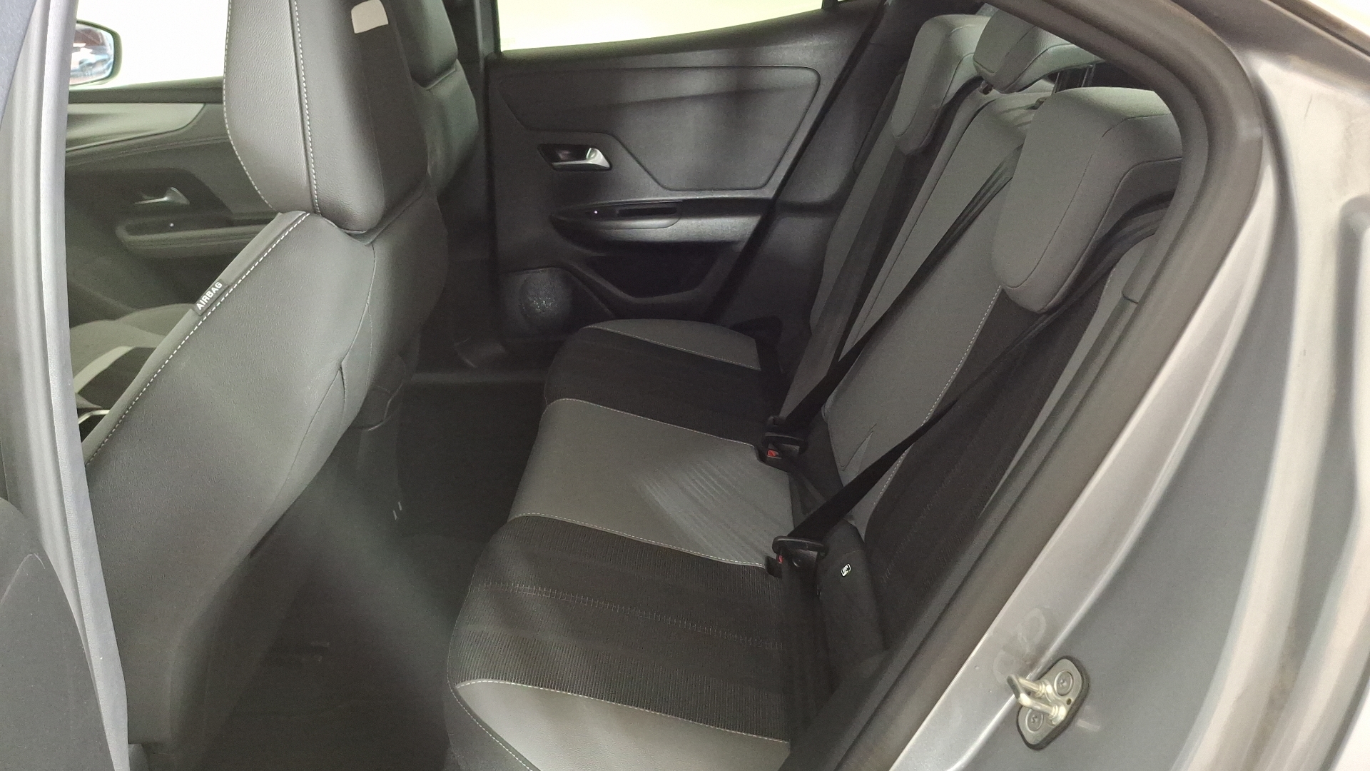 Opel Mokka — foto 14 de 16
