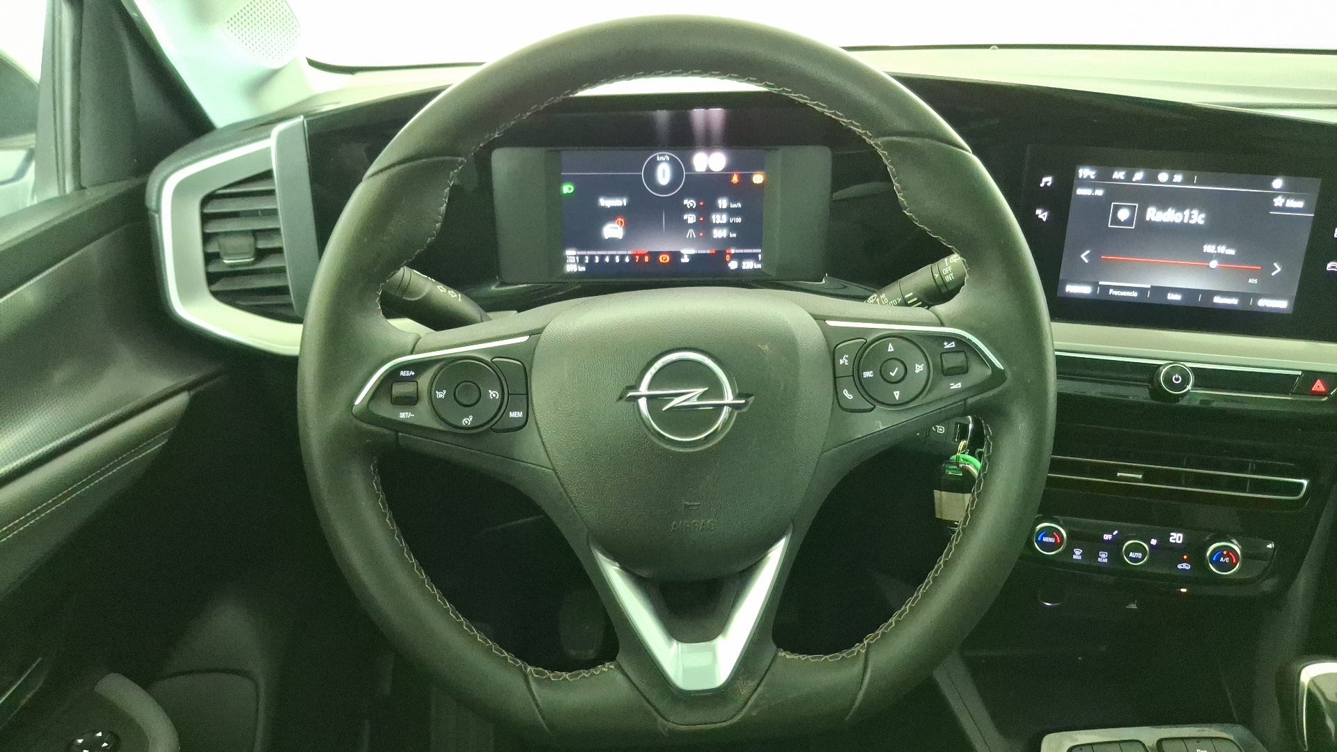 Opel Mokka — foto 8 de 16