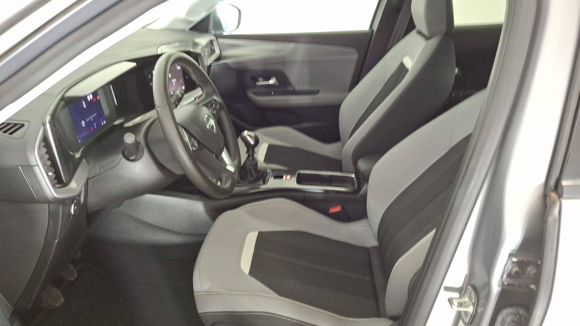 Opel Mokka — foto 13 de 16