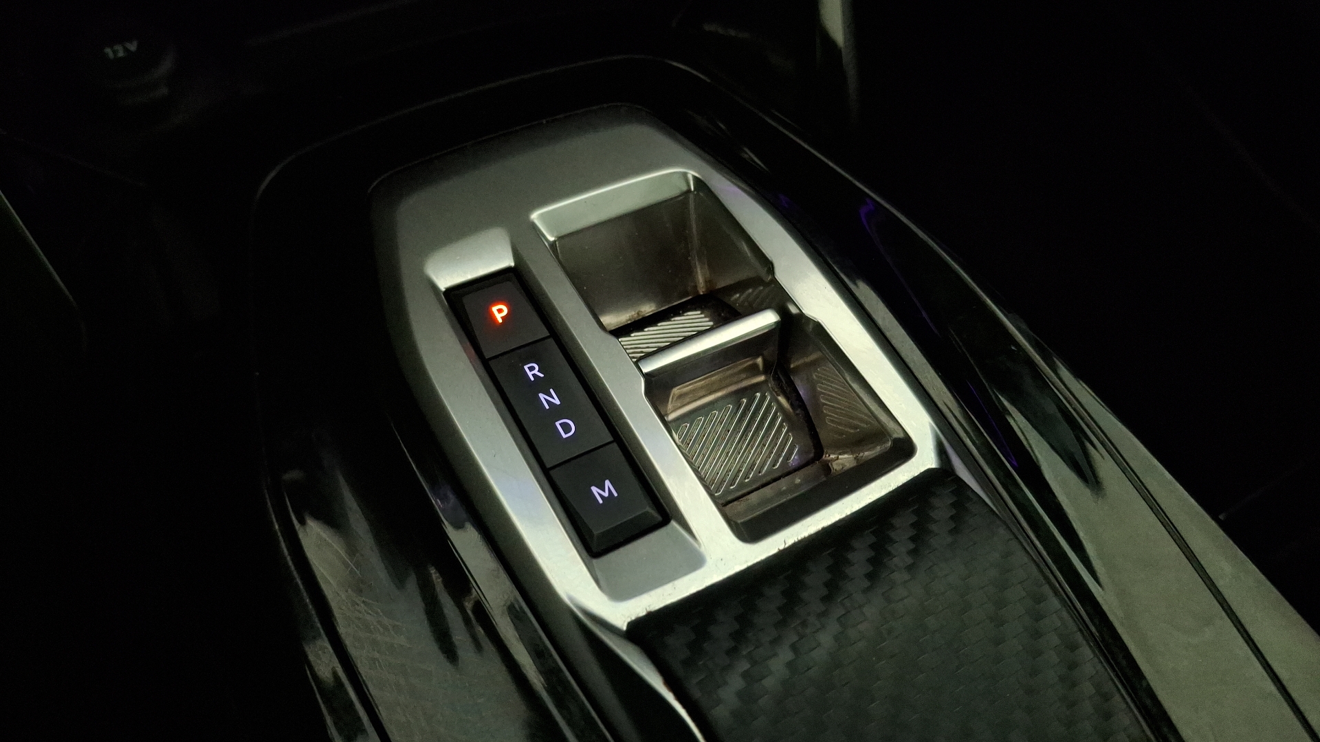 Peugeot 2008 — foto 11 de 17