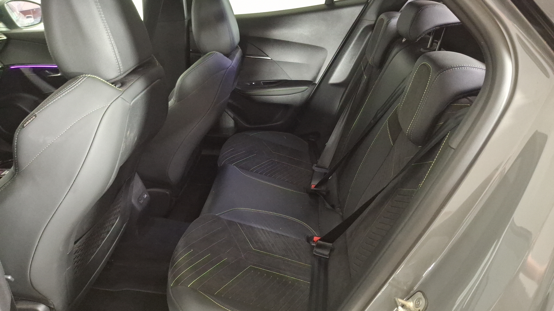 Peugeot 2008 — foto 15 de 17