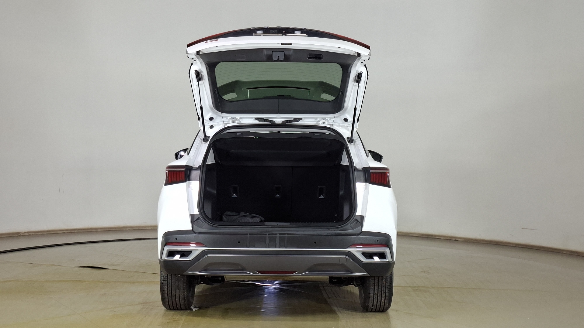 Omoda C5 — foto 6 de 16