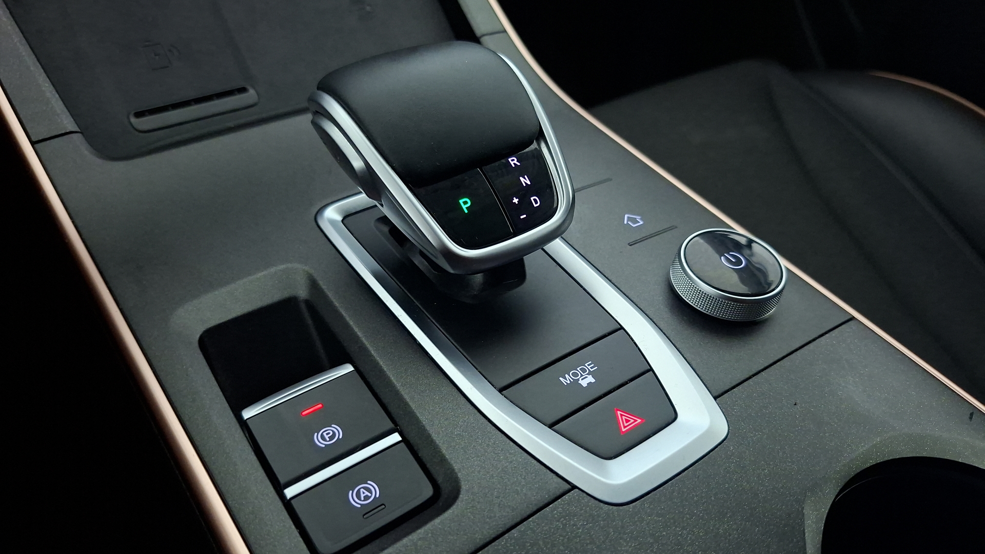 Omoda C5 — foto 11 de 16
