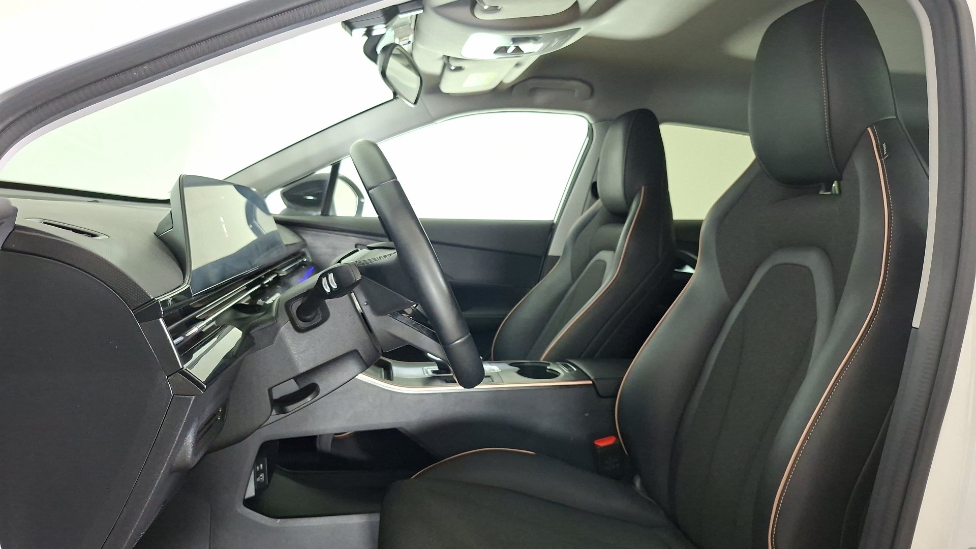 Omoda C5 — foto 13 de 16
