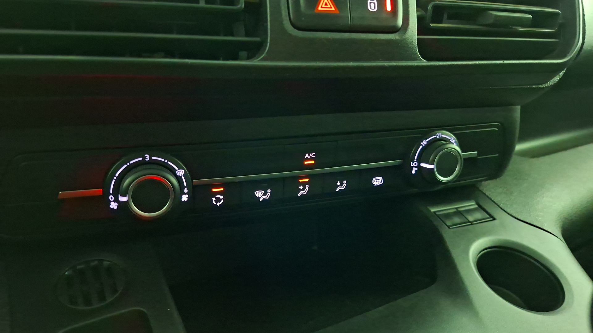 Opel Combo — foto 13 de 14