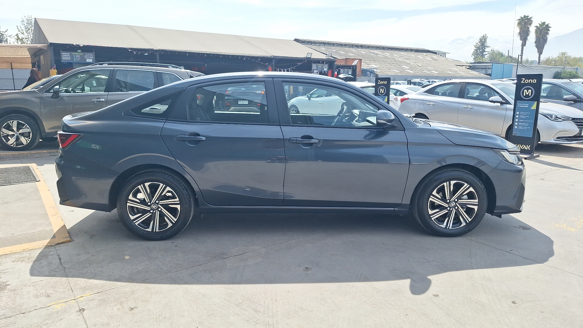 Toyota Yaris — foto 5 de 15