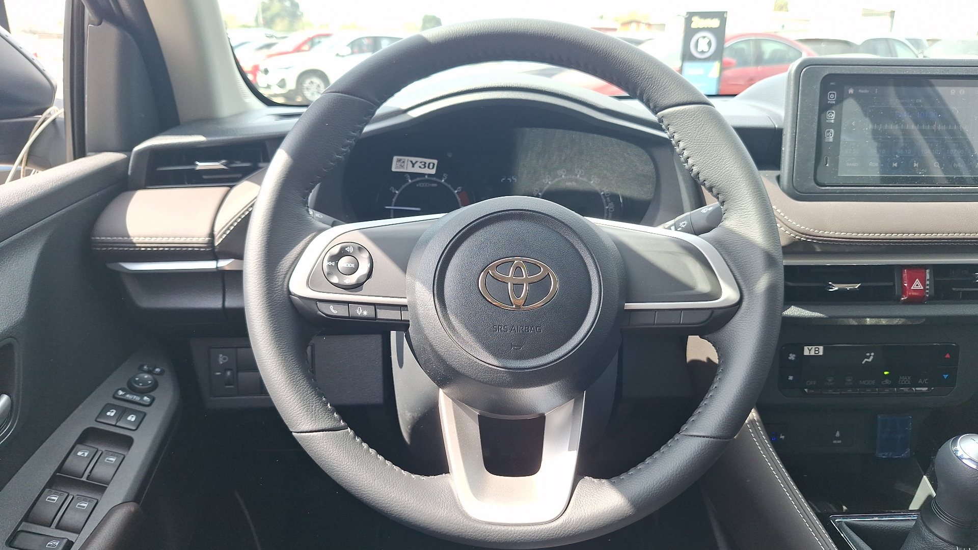 Toyota Yaris — foto 8 de 15