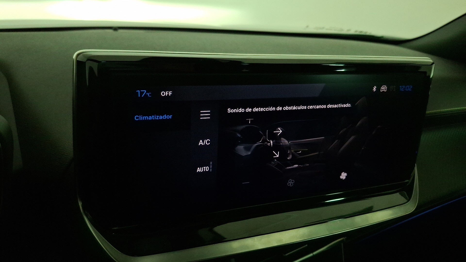Peugeot 2008 — foto 10 de 17