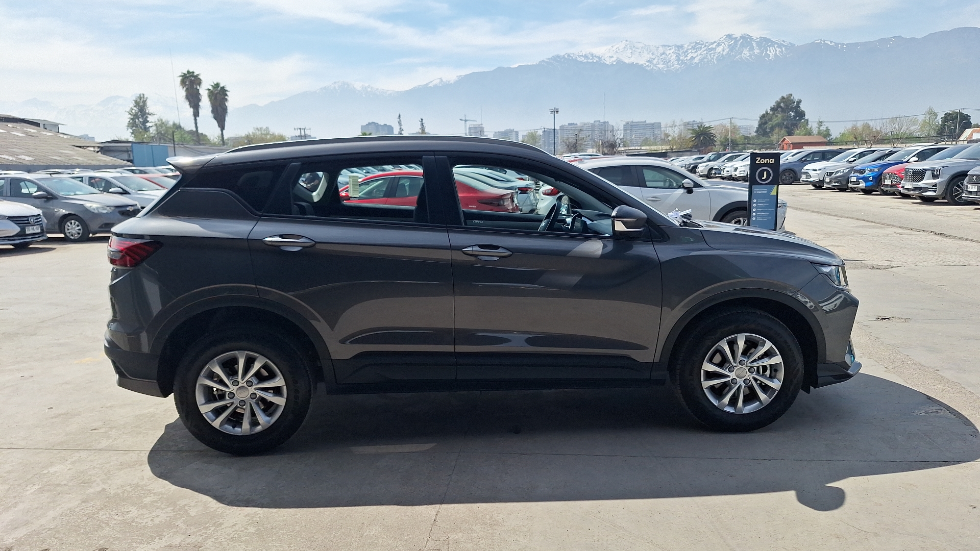 Geely Coolray Lite — foto 5 de 15