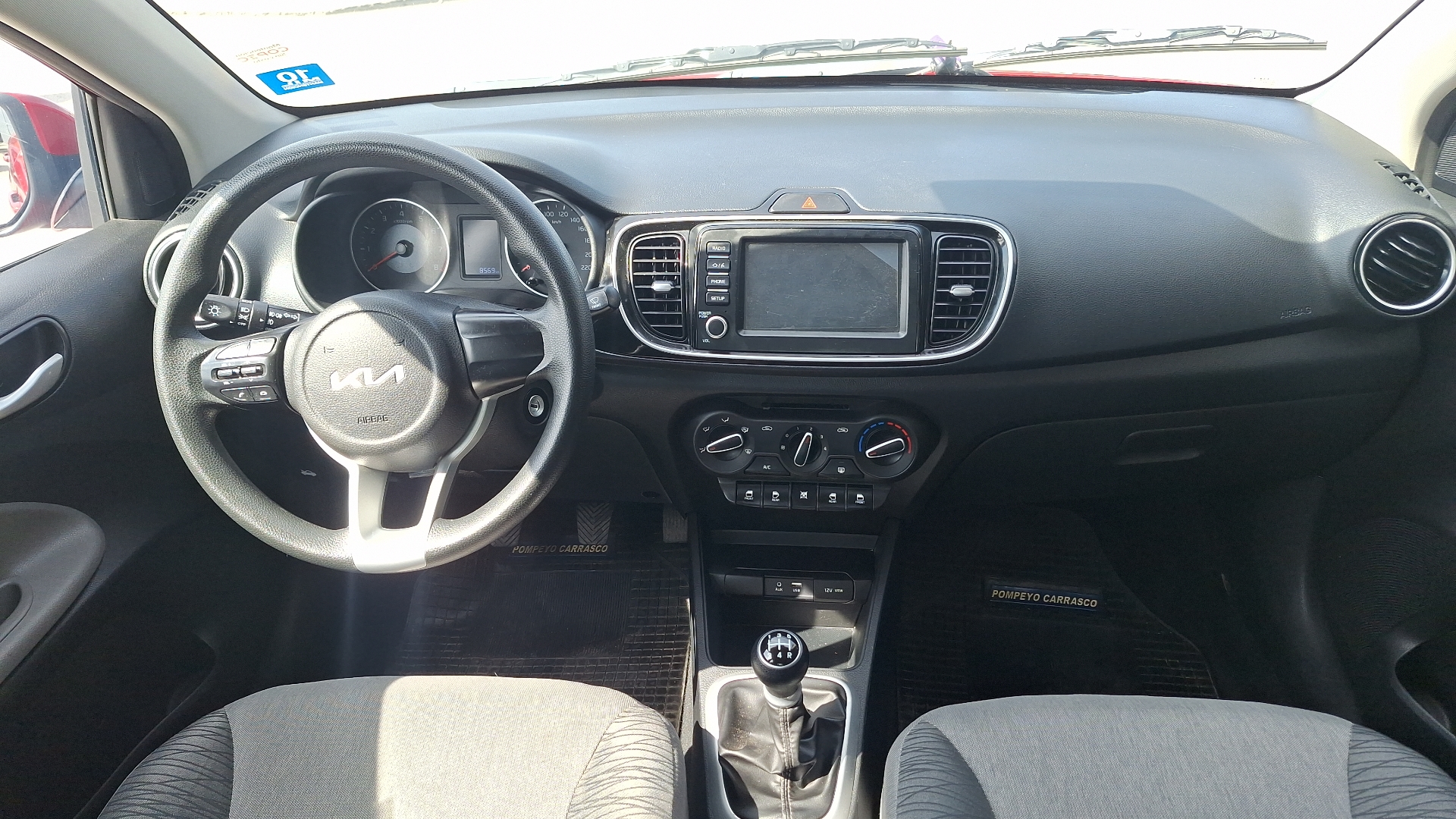 KIA Soluto — foto 6 de 15