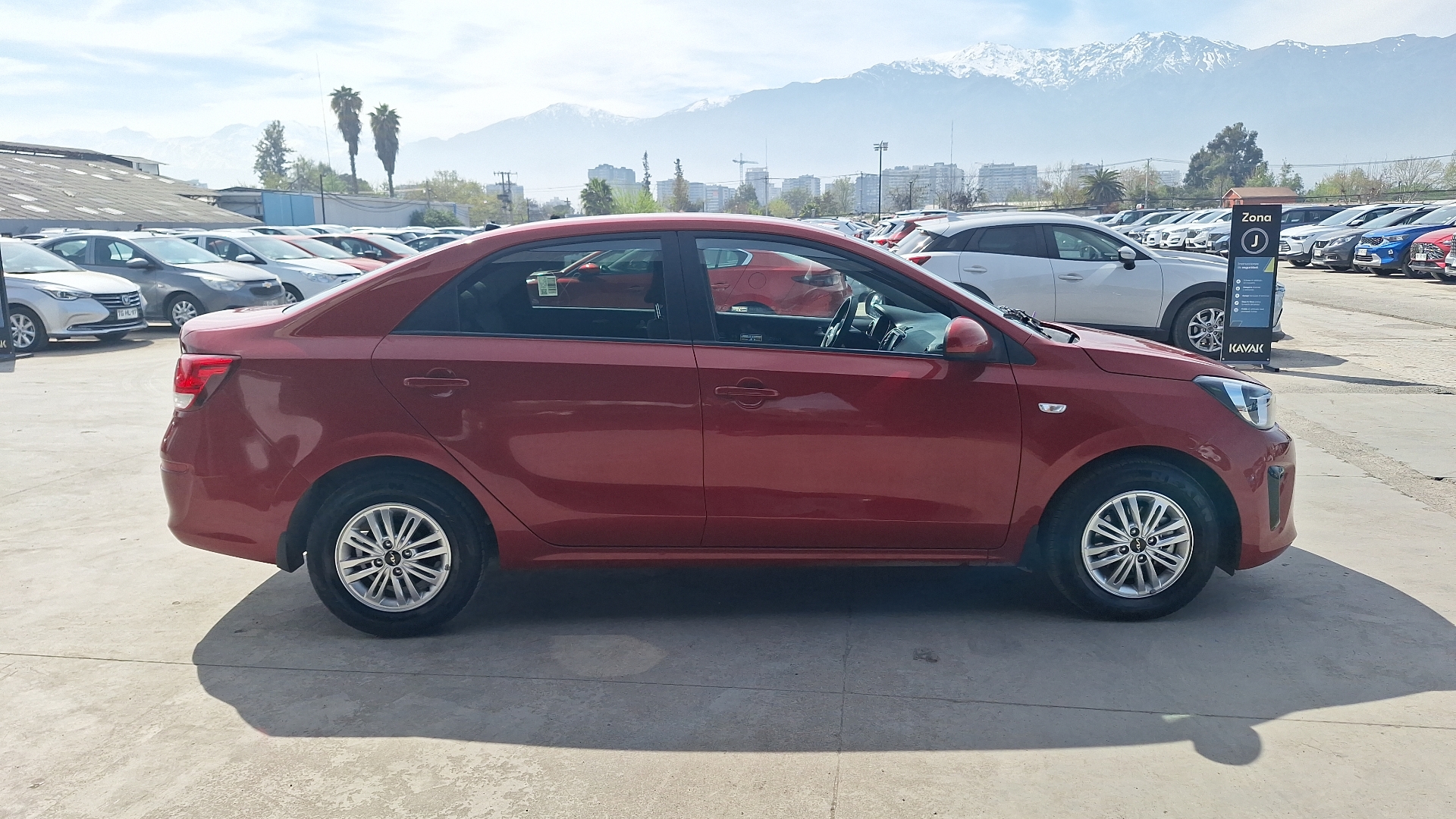 KIA Soluto — foto 5 de 15