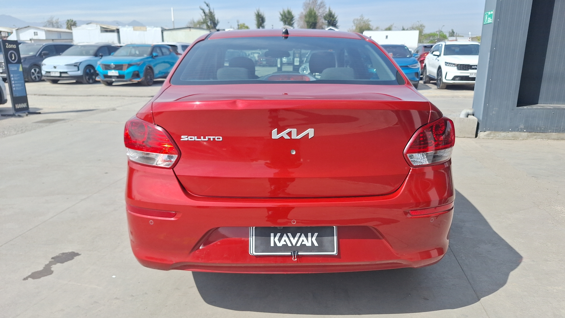 KIA Soluto — foto 3 de 15