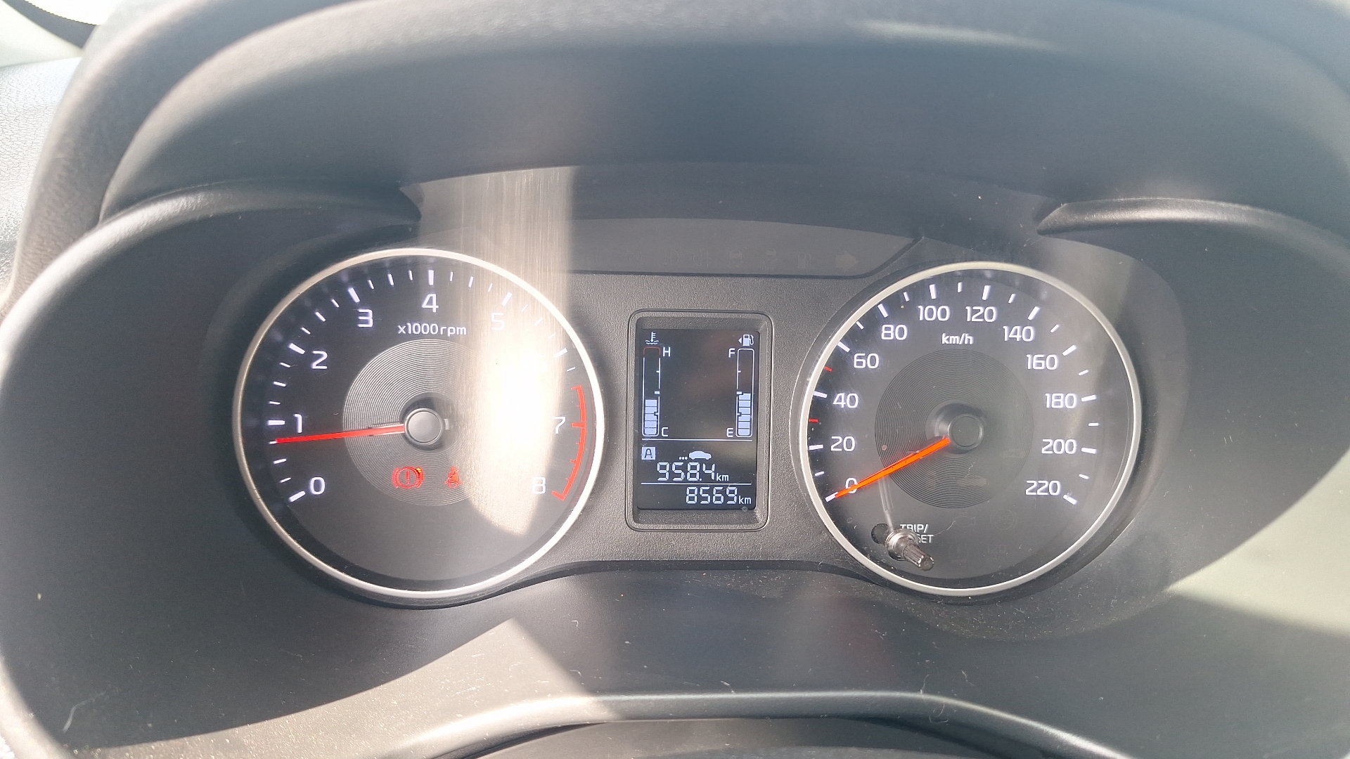 KIA Soluto — foto 9 de 15
