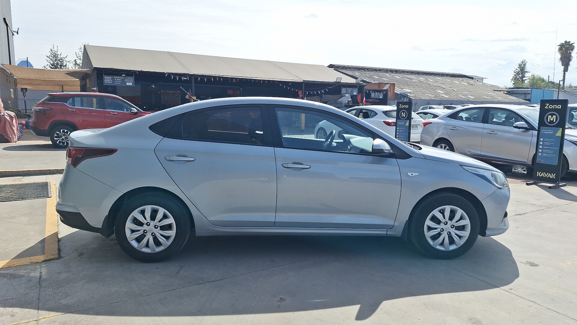 Hyundai Accent — foto 5 de 15