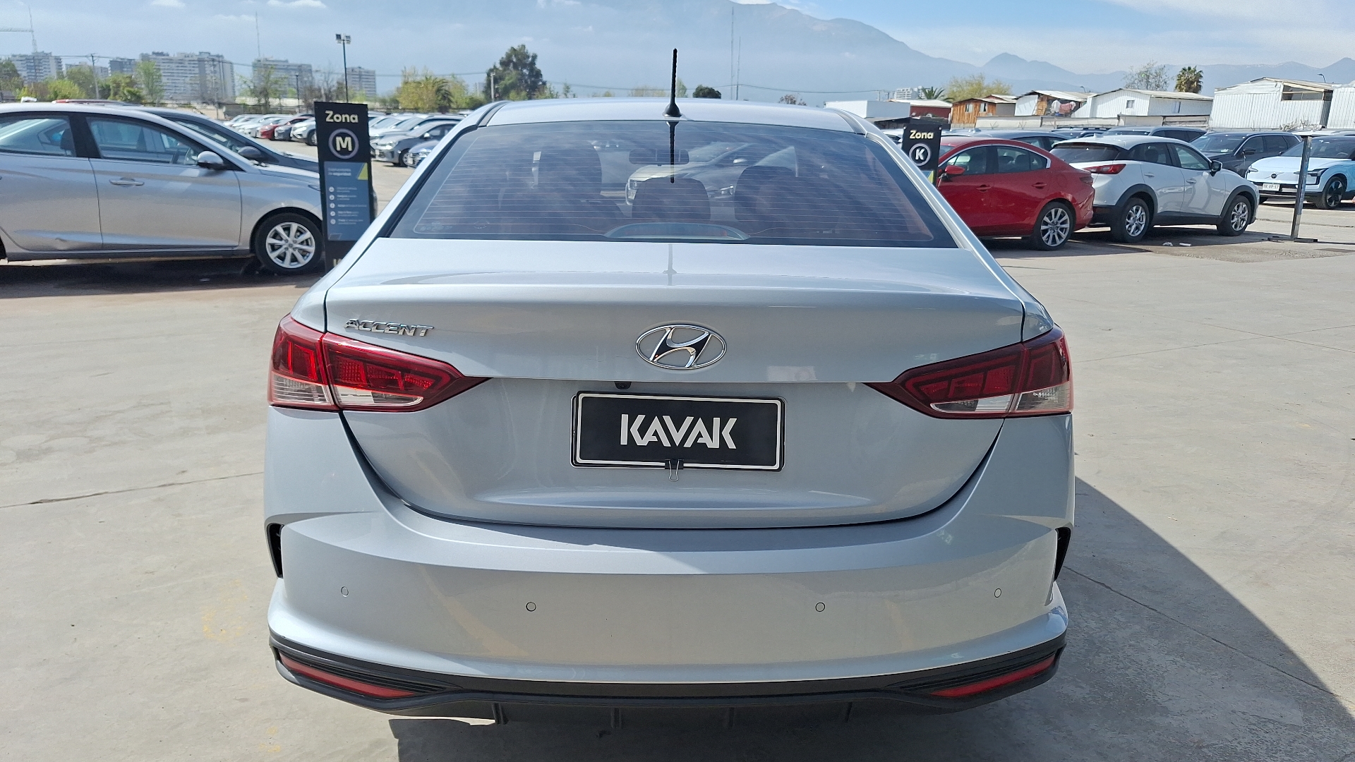 Hyundai Accent — foto 3 de 15