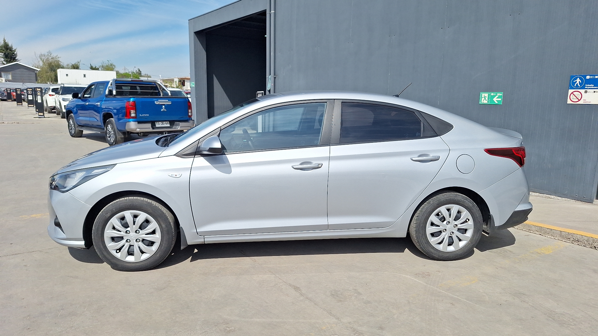 Hyundai Accent — foto 2 de 15