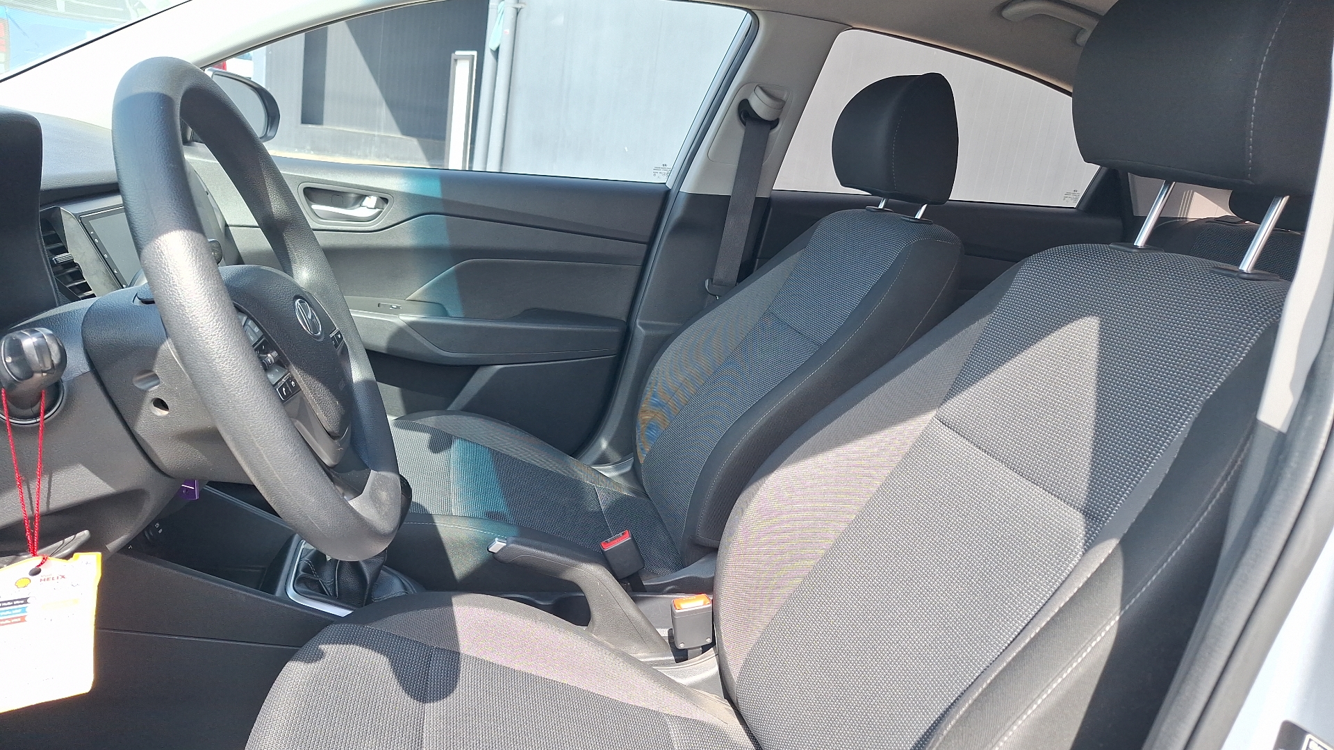 Hyundai Accent — foto 14 de 15
