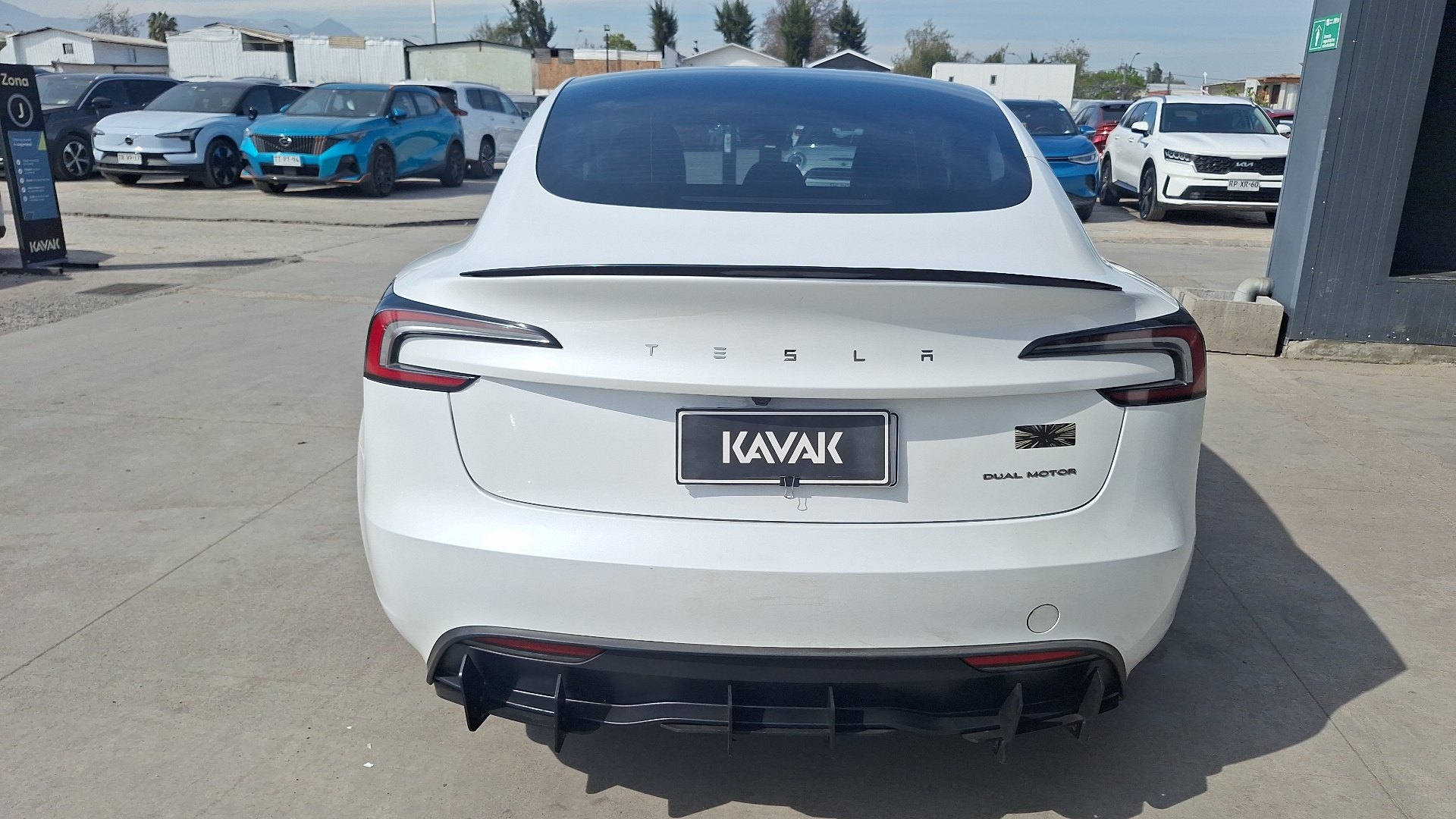 Tesla Model 3 — foto 3 de 16