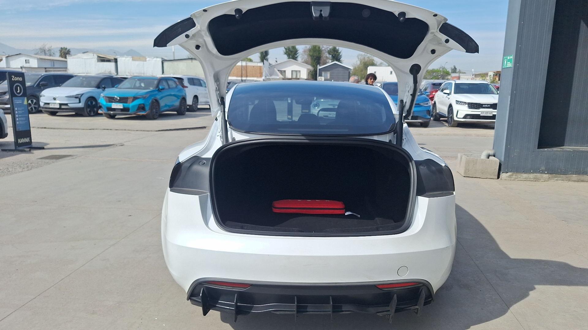 Tesla Model 3 — foto 4 de 16