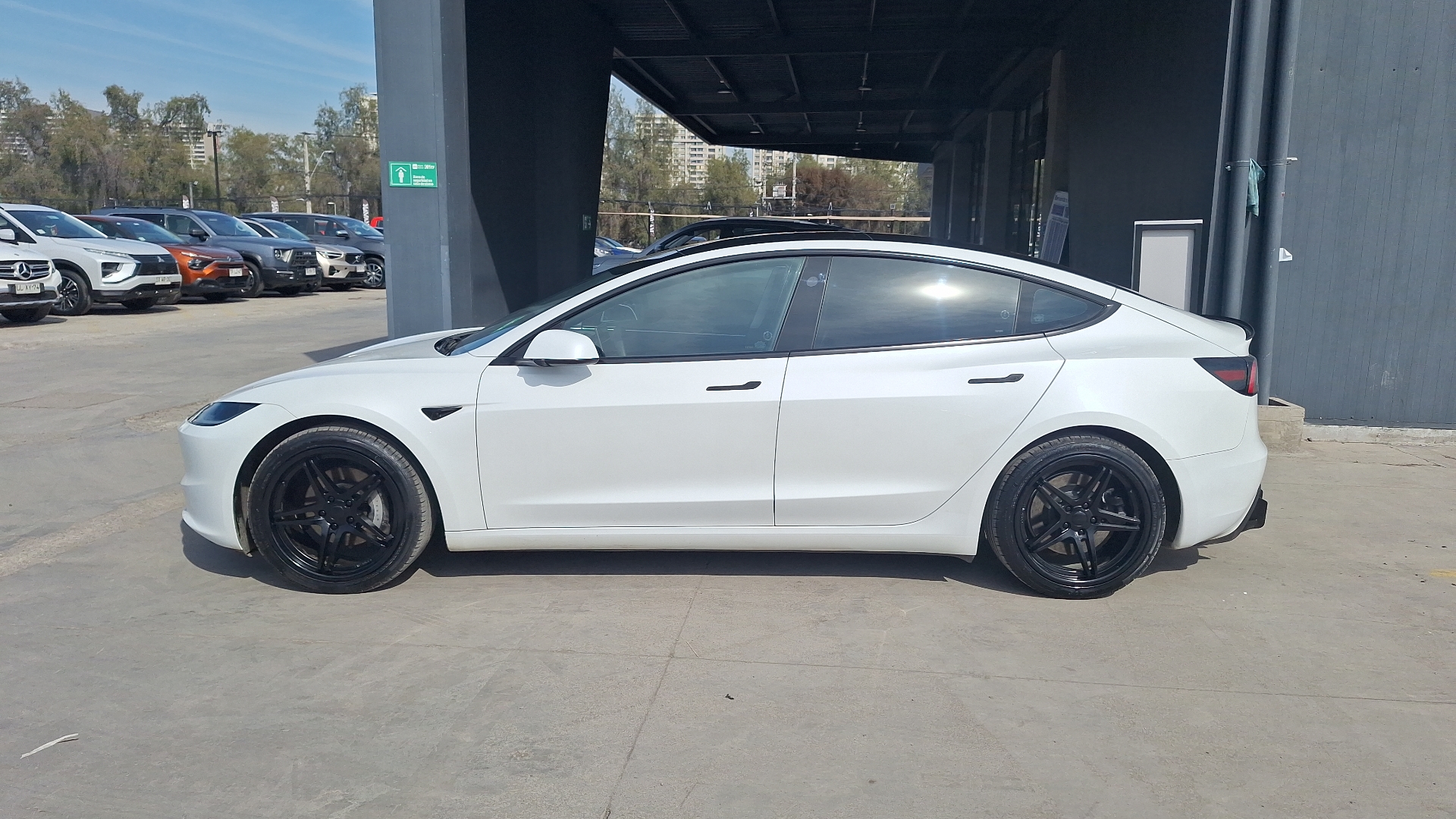 Tesla Model 3 — foto 2 de 16