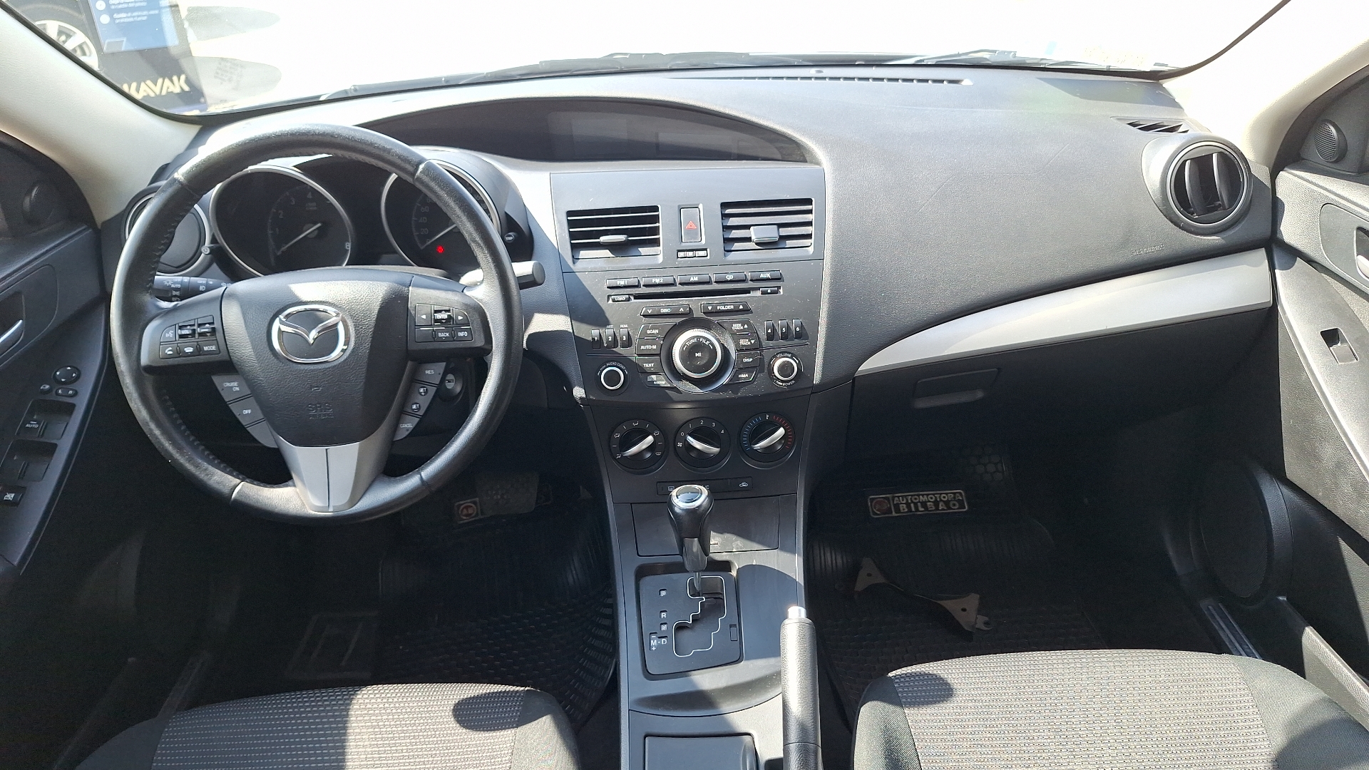 Mazda 3 — foto 6 de 15