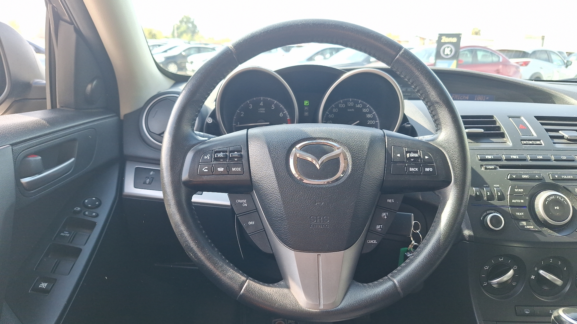 Mazda 3 — foto 8 de 15