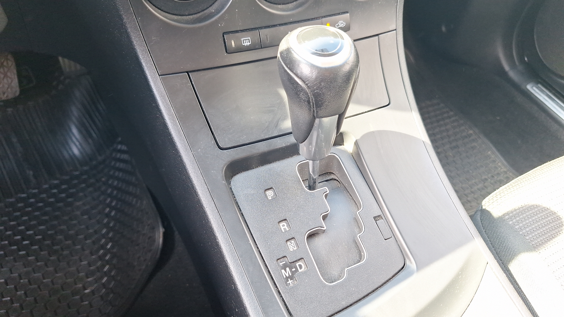 Mazda 3 — foto 11 de 15