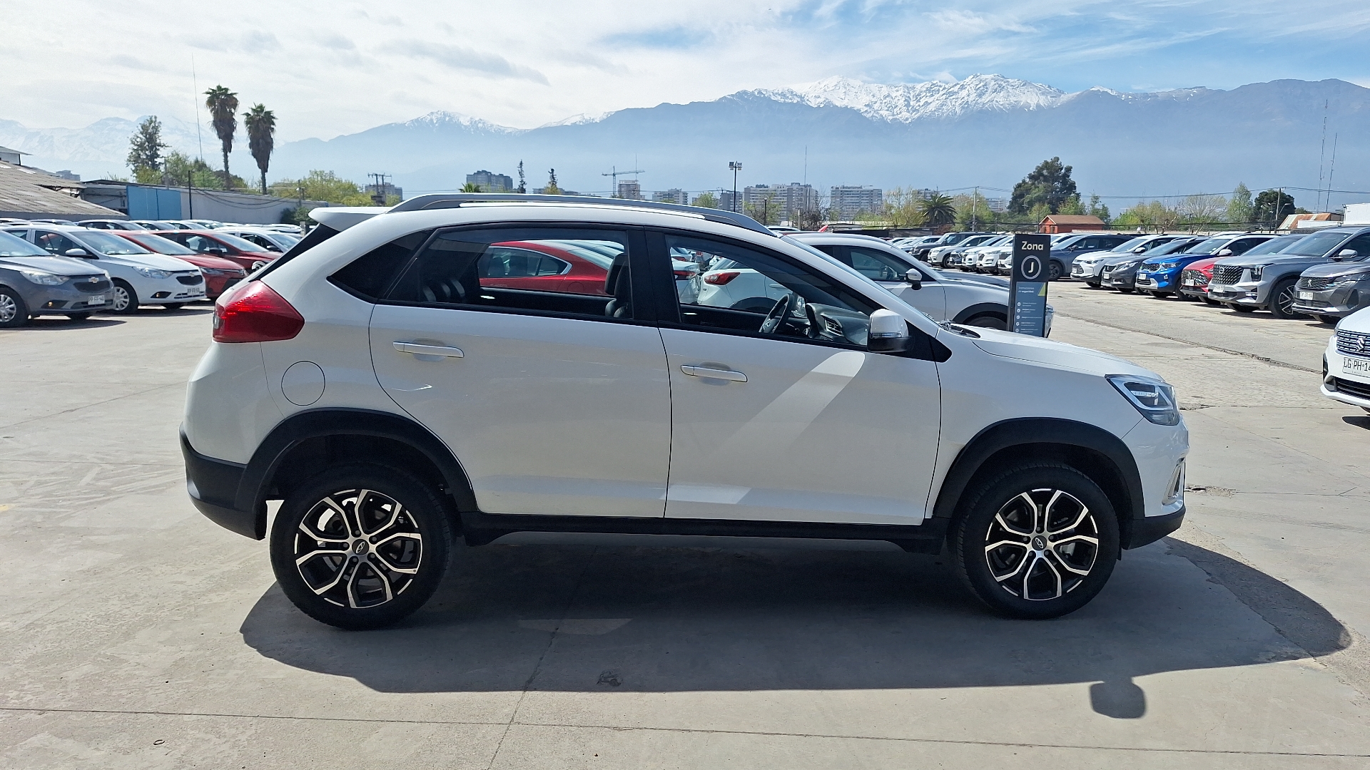 Chery Tiggo 2 — foto 5 de 15